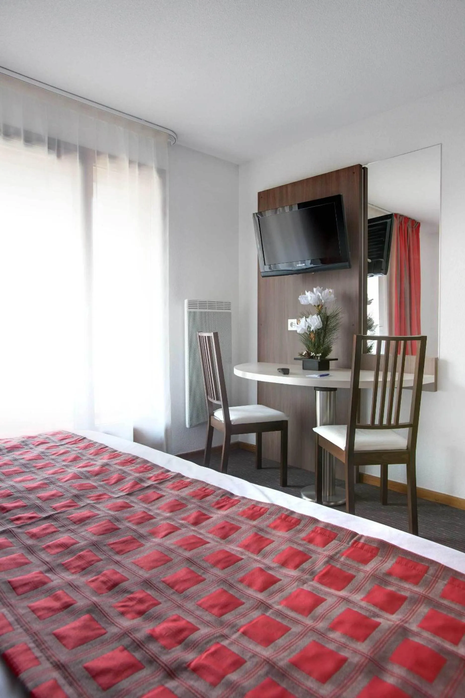 Photo of the whole room, Bed in Vacancéole - Résidence Grand Massif