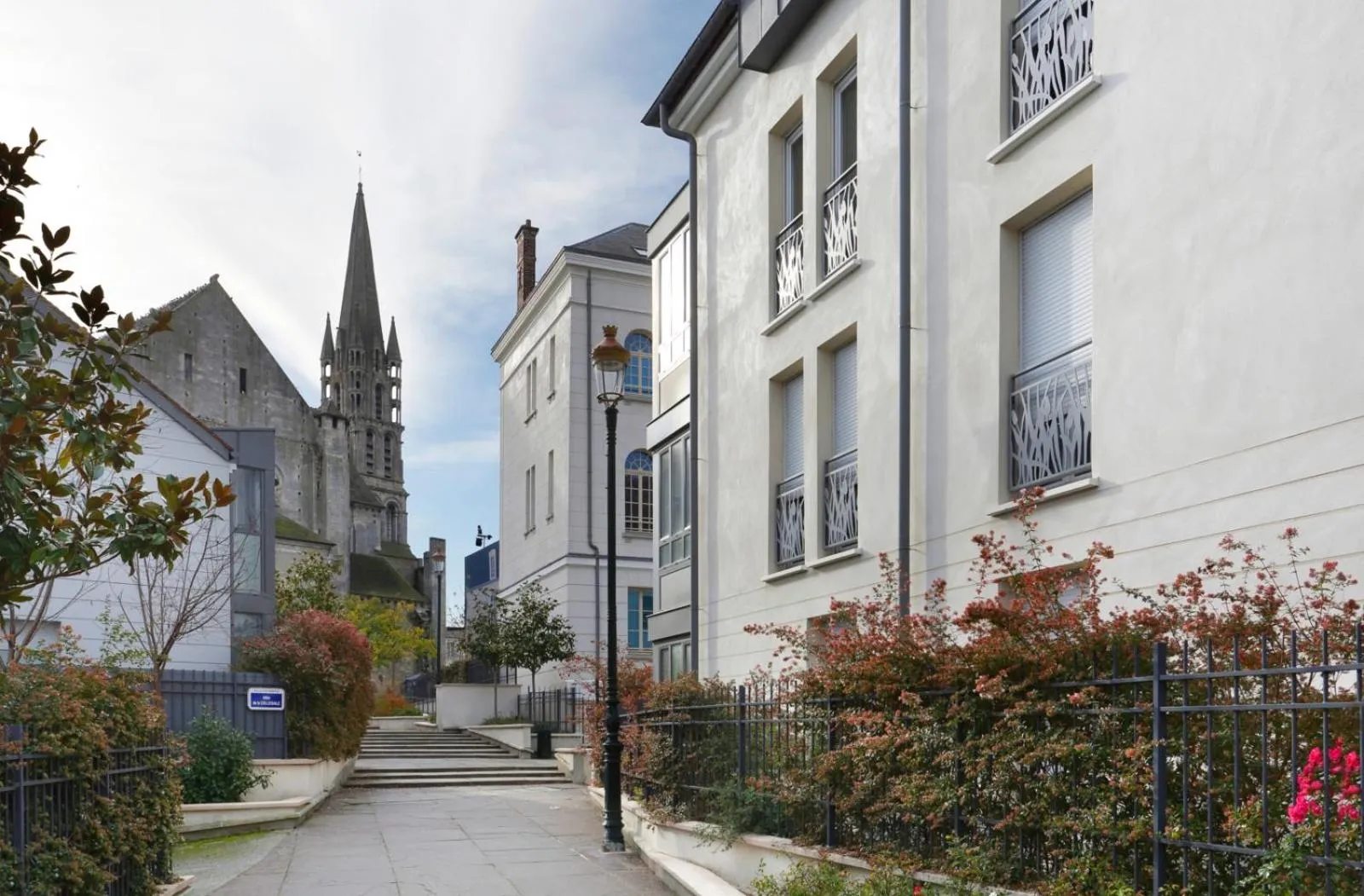 Property building in ibis Etampes