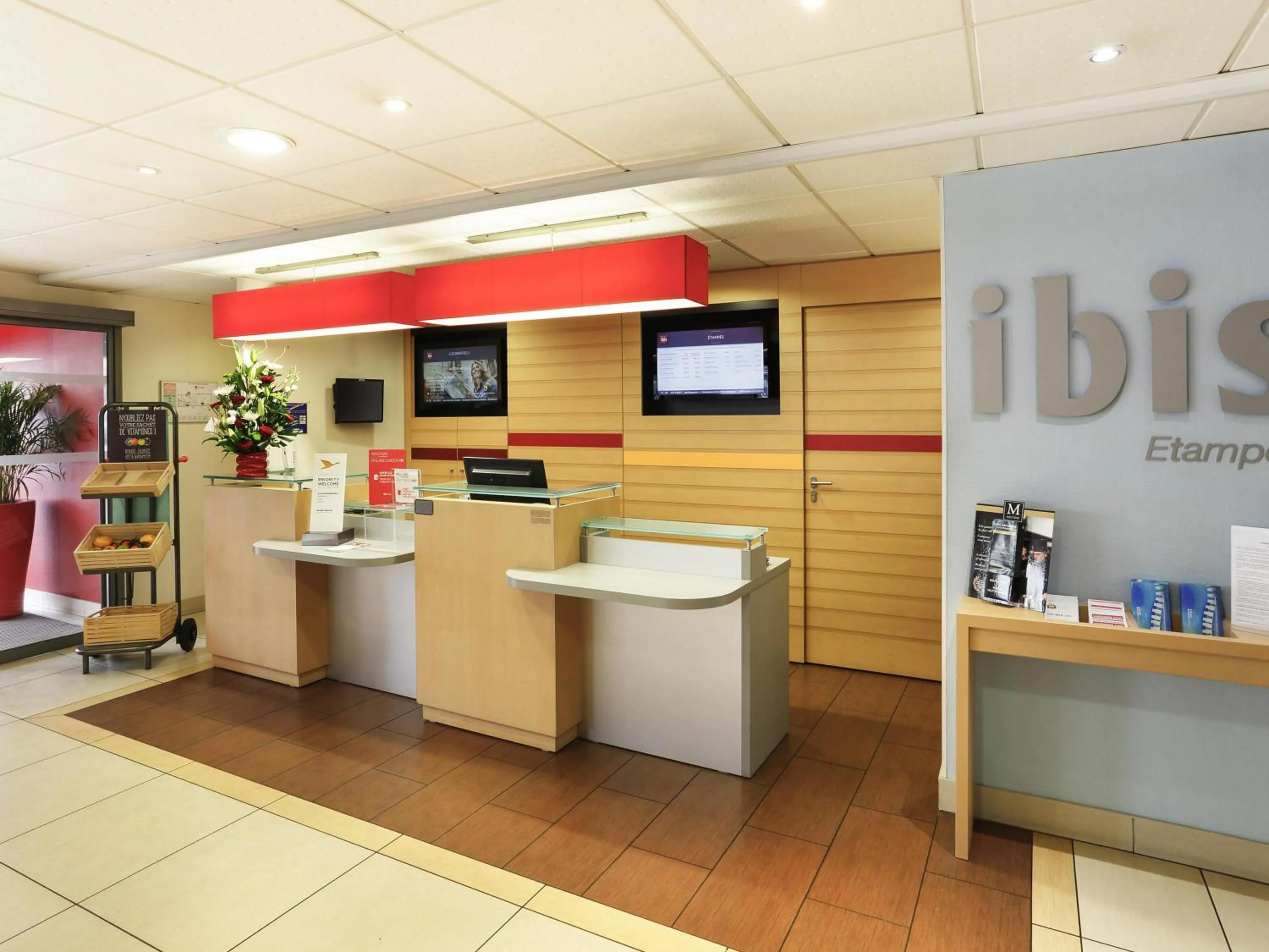 Property building in ibis Etampes