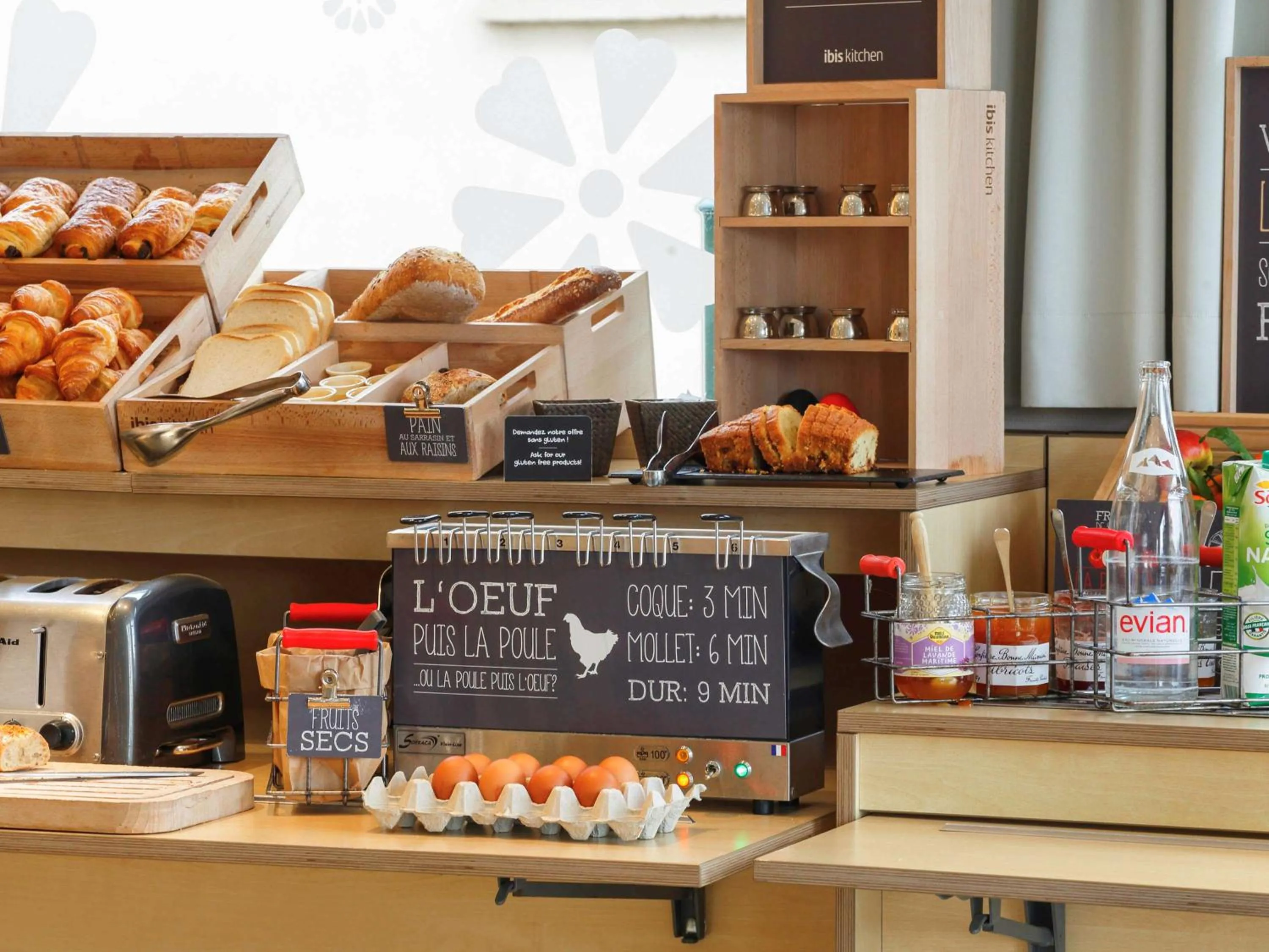 Restaurant/places to eat in ibis Etampes