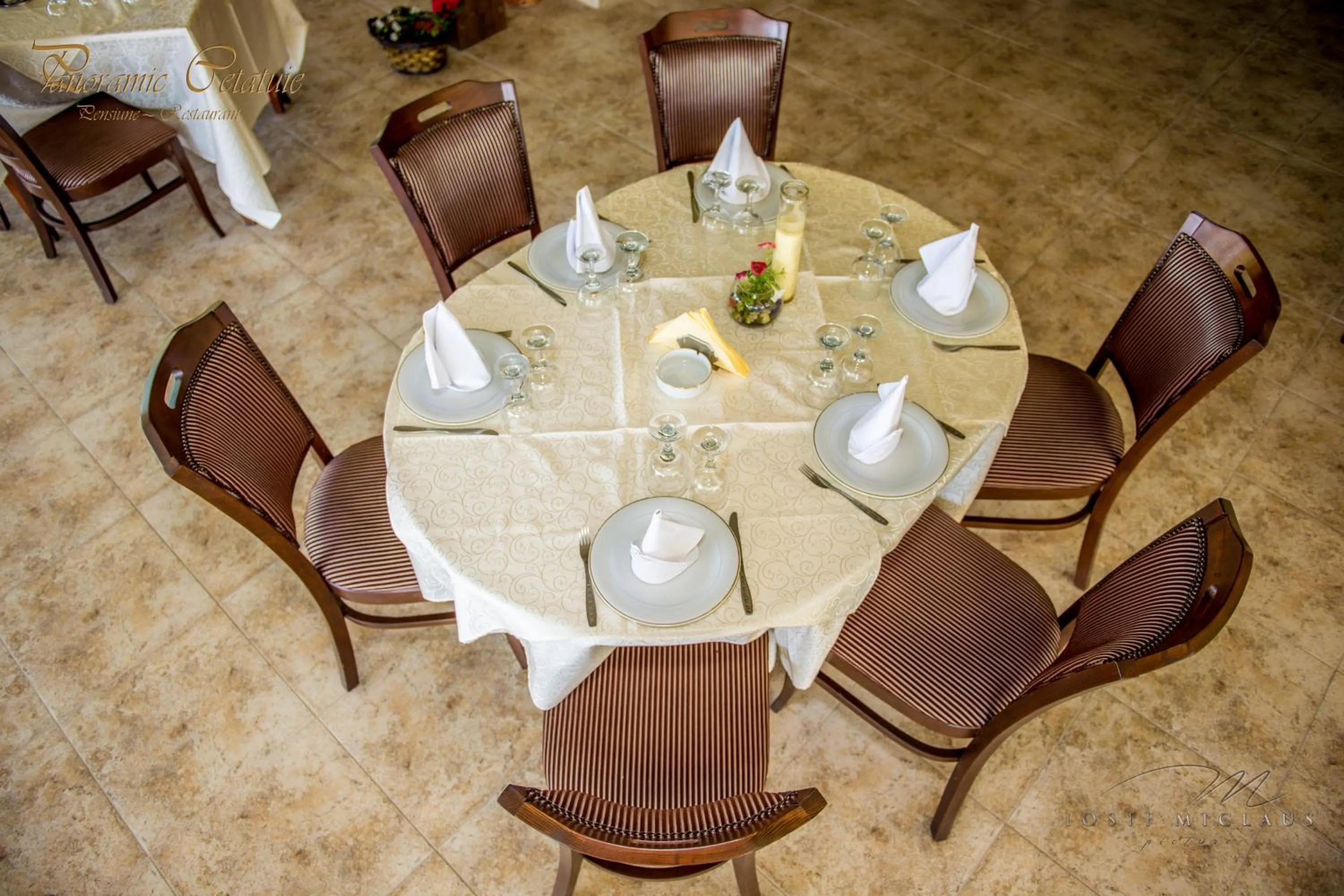 Restaurant/places to eat in Panoramic Cetatuie