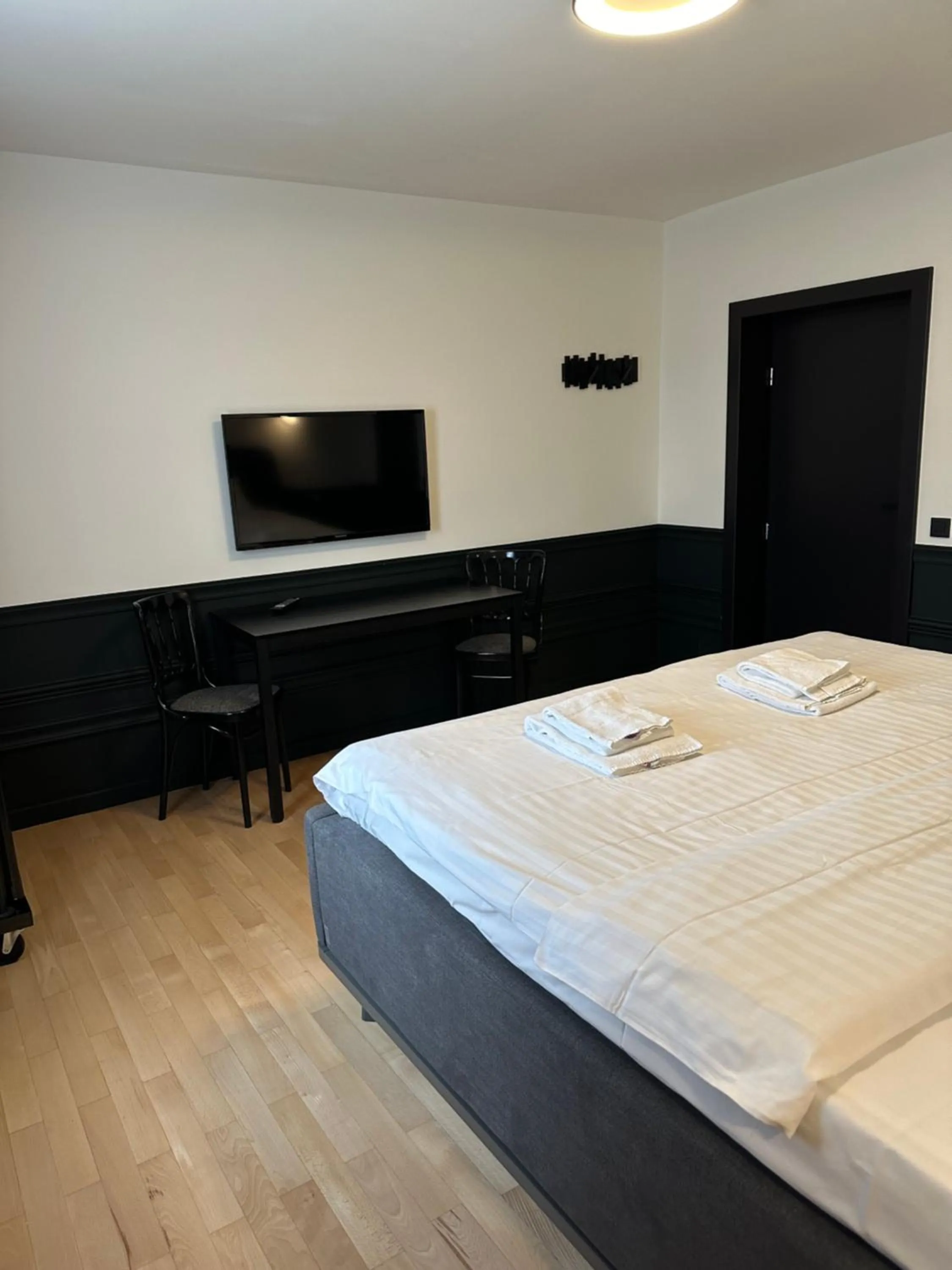 Bedroom, Bed in Panoramic Cetatuie