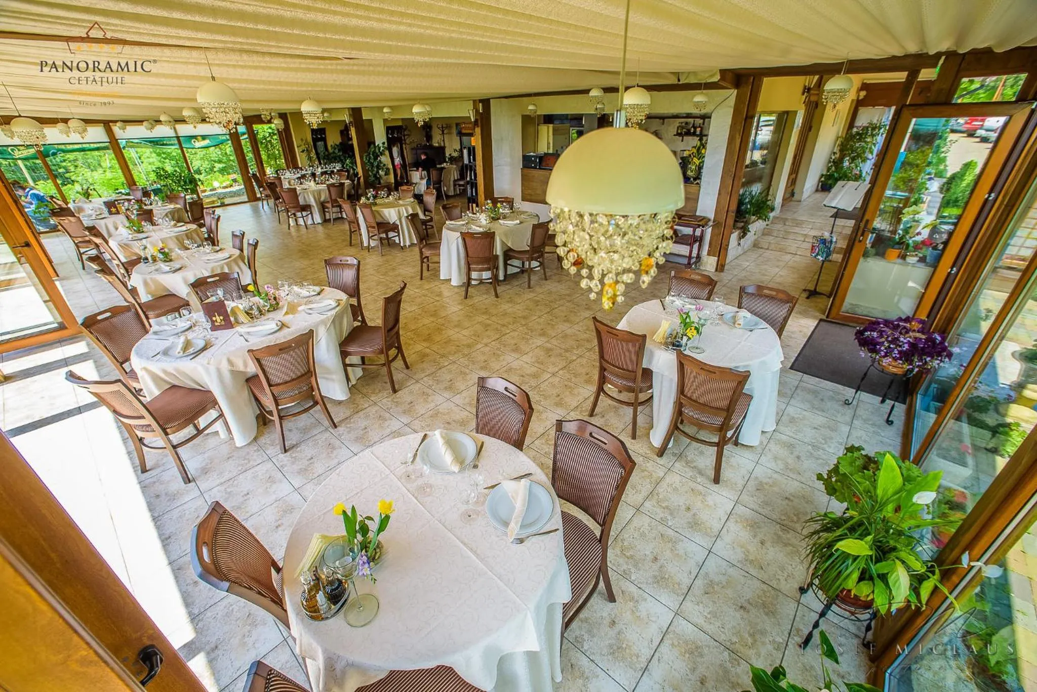 Restaurant/places to eat in Panoramic Cetatuie