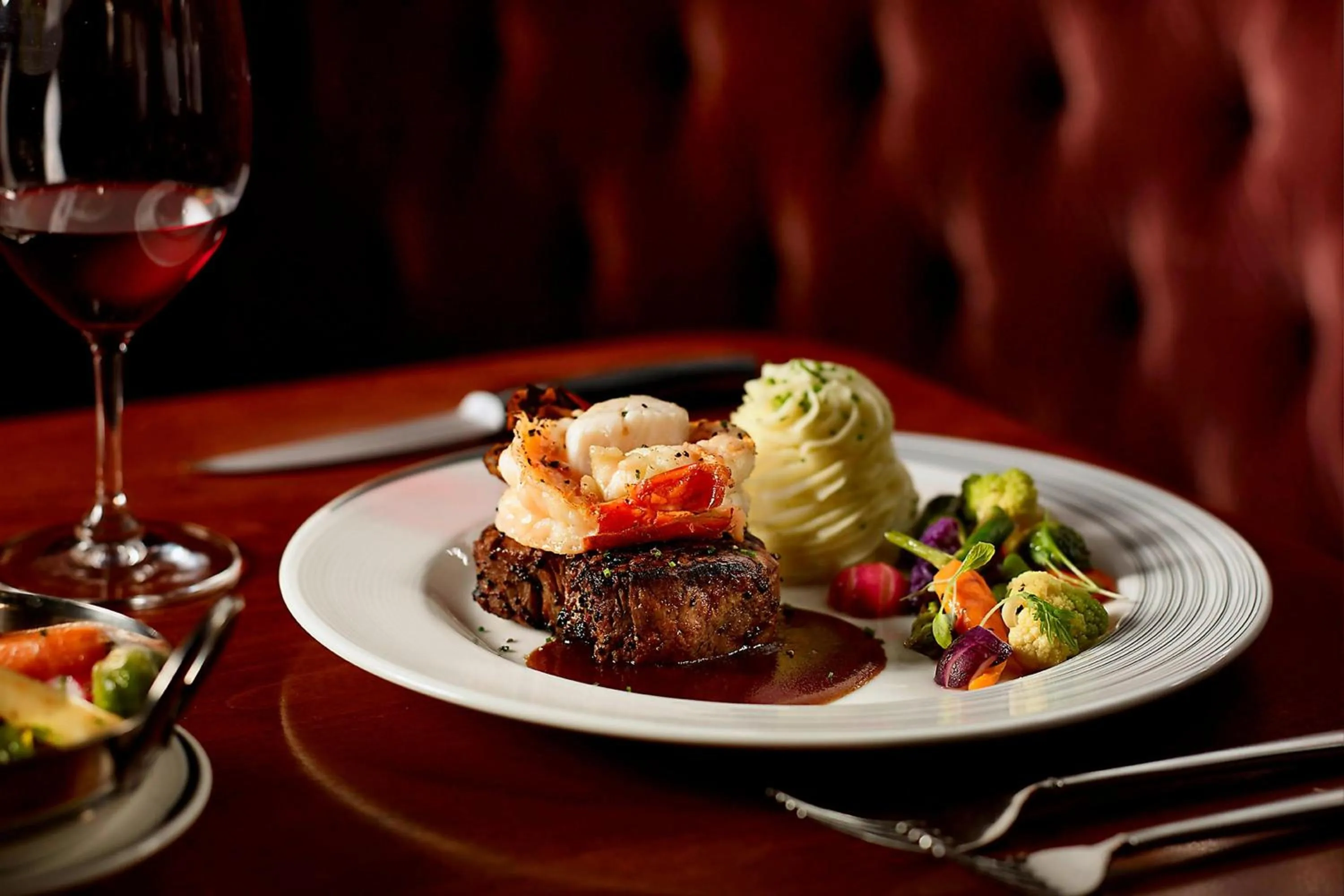 Restaurant/places to eat in Sheraton Cavalier Saskatoon Hotel