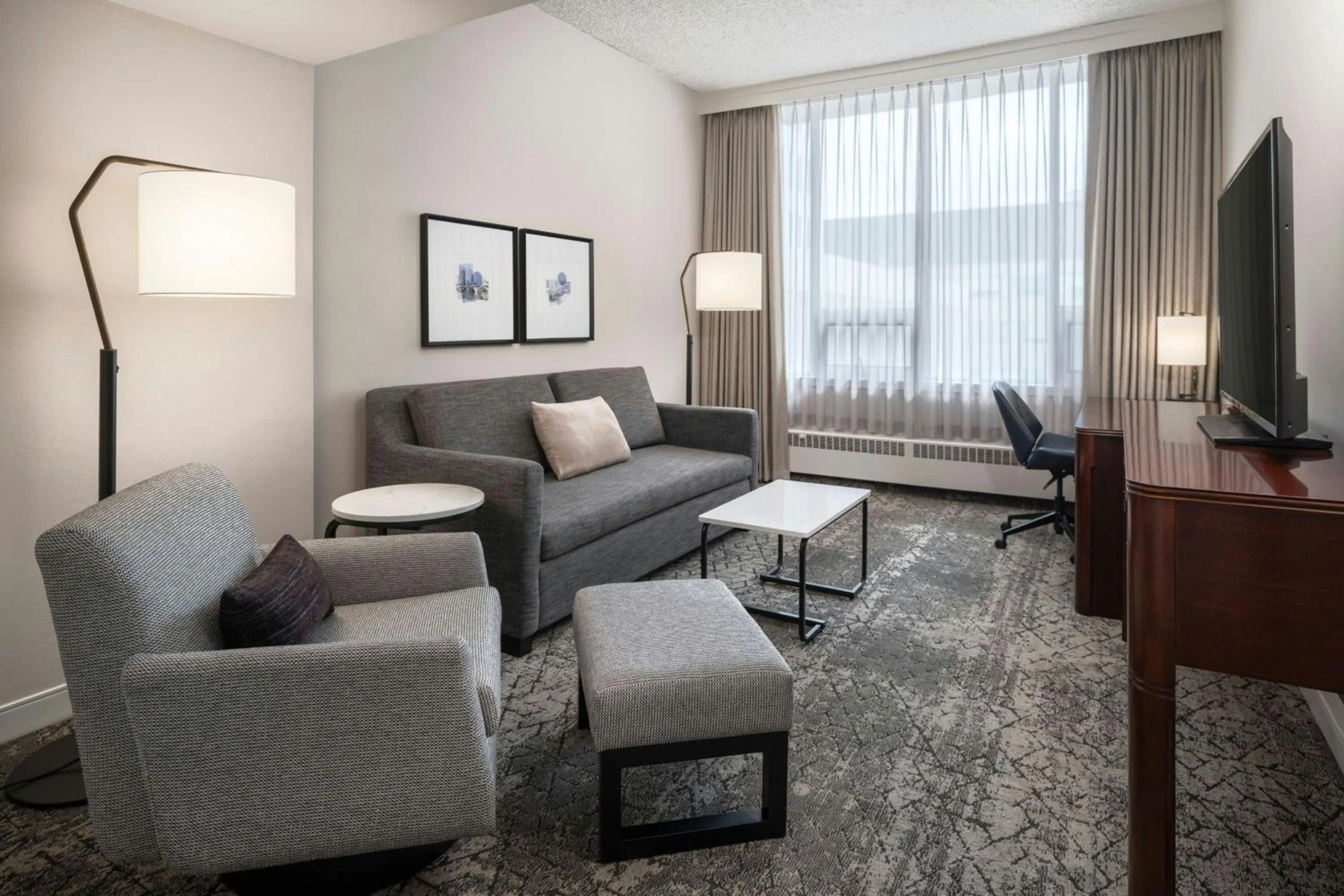 Bedroom in Sheraton Cavalier Saskatoon Hotel