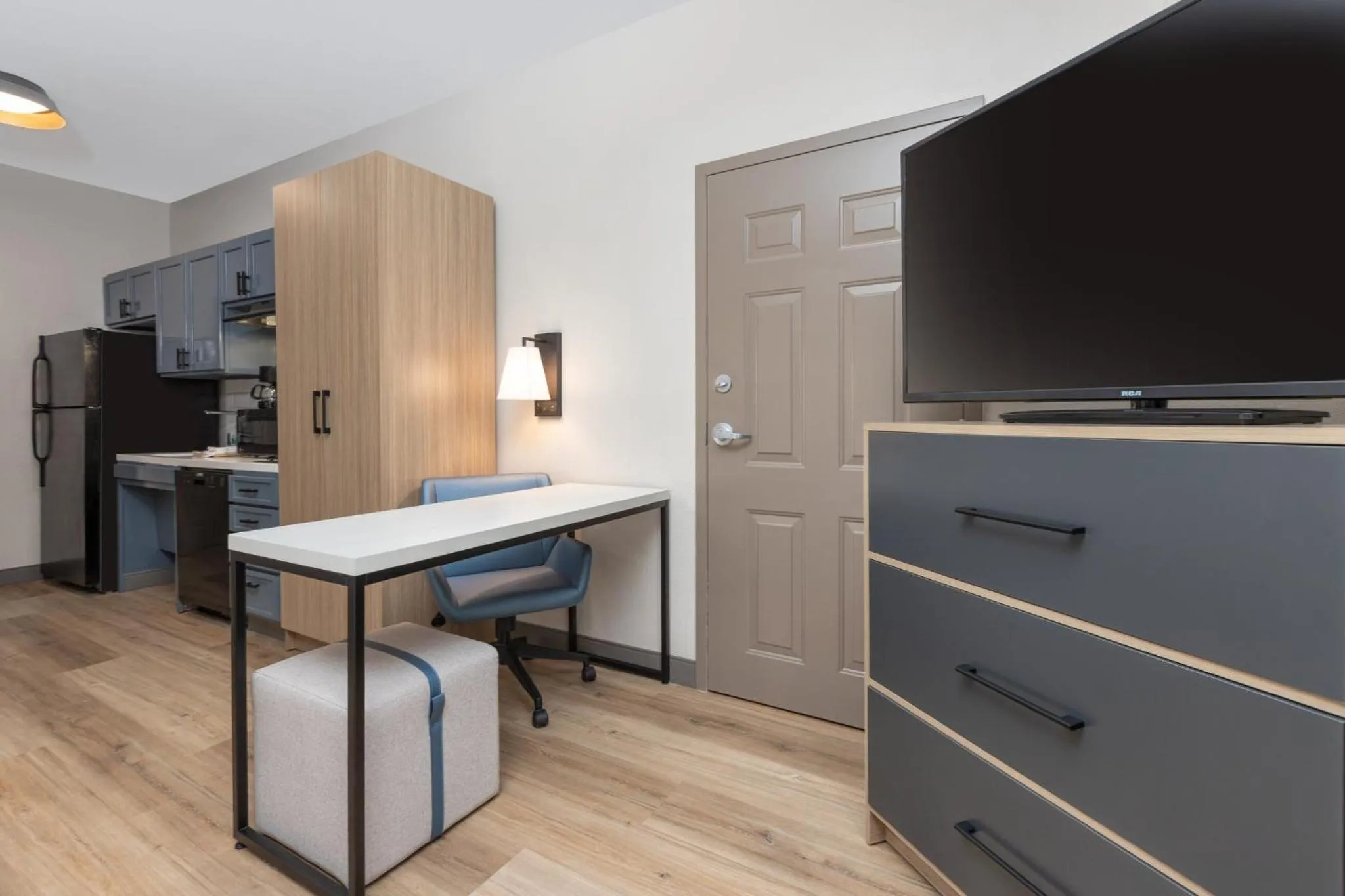 Photo of the whole room in Candlewood Suites Houston The Woodlands by IHG