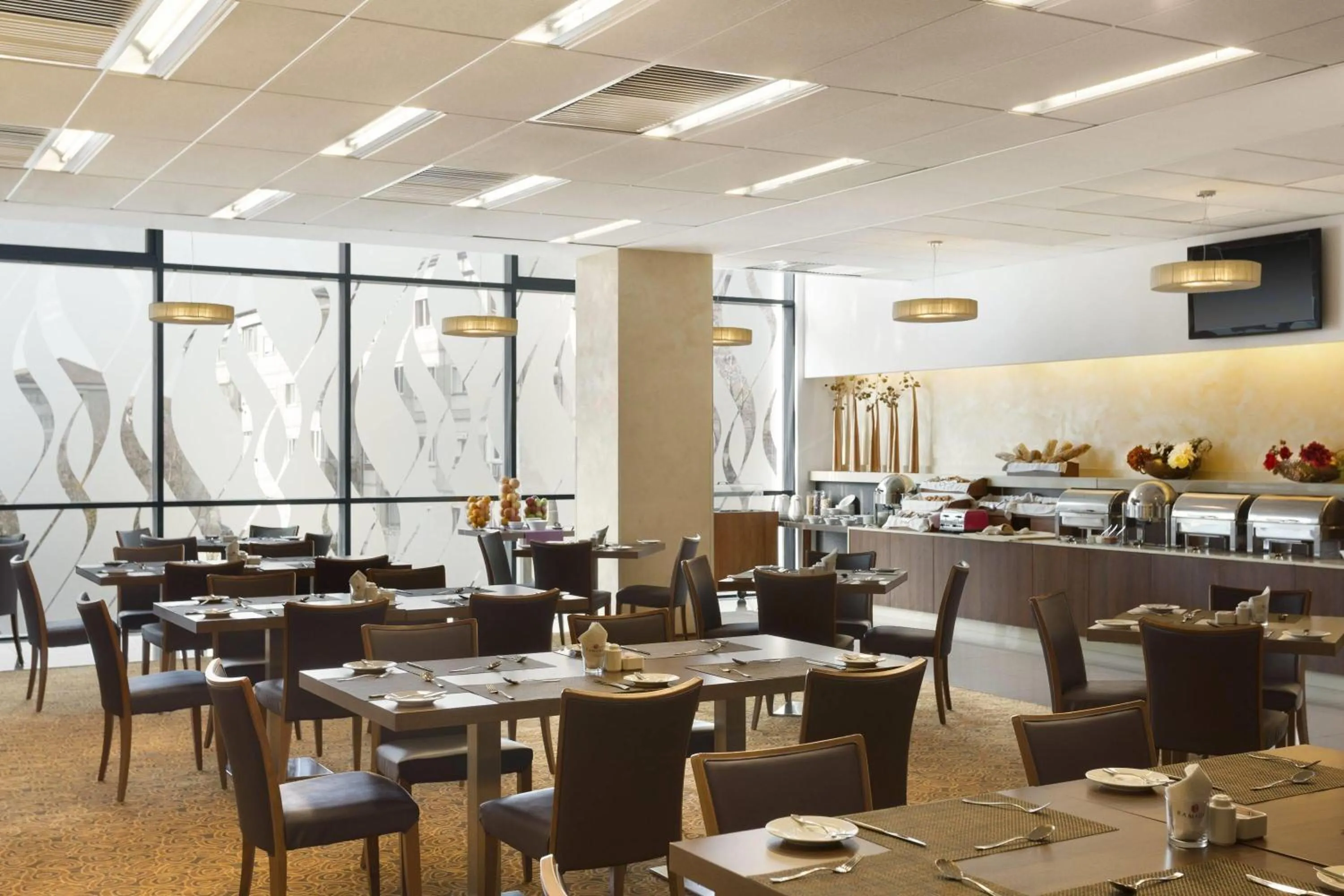 Restaurant/places to eat in Ramada by Wyndham Oradea