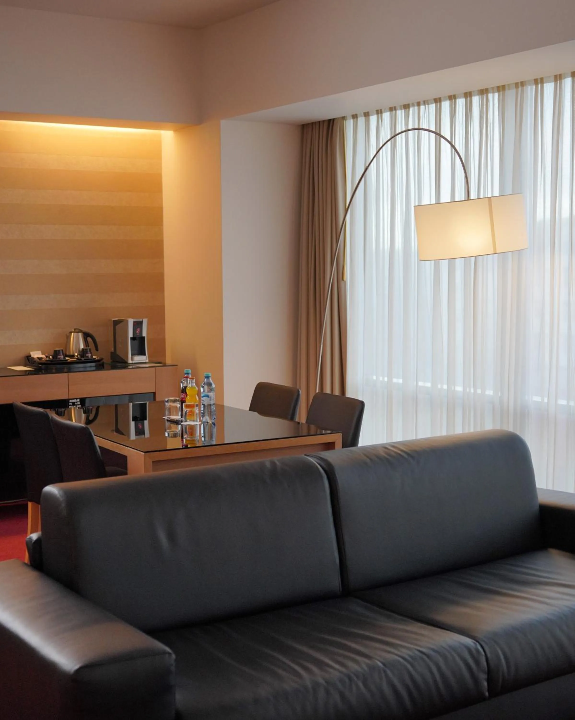 Coffee/tea facilities in Ramada by Wyndham Oradea