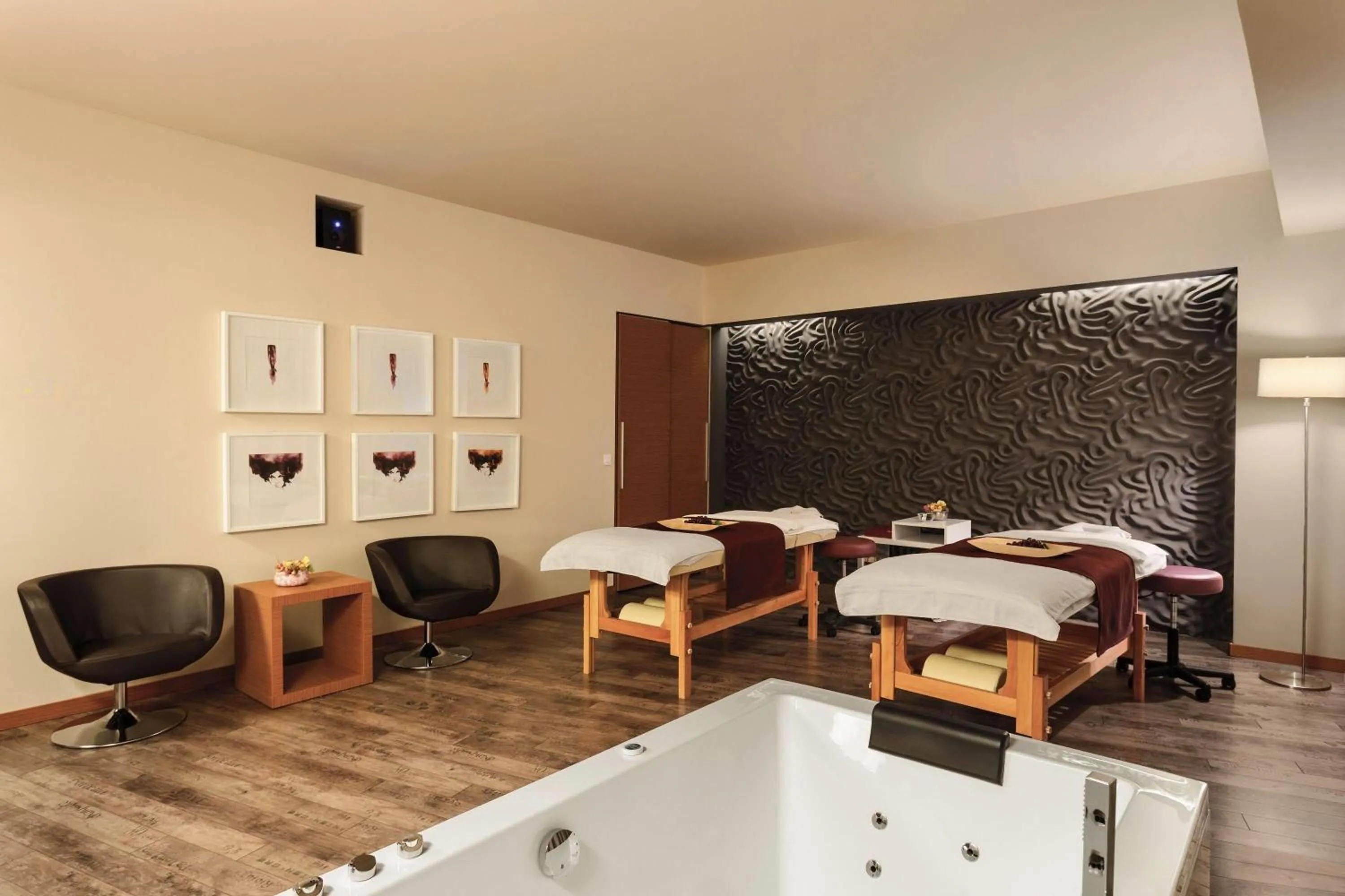 Spa and wellness centre/facilities in Ramada by Wyndham Oradea