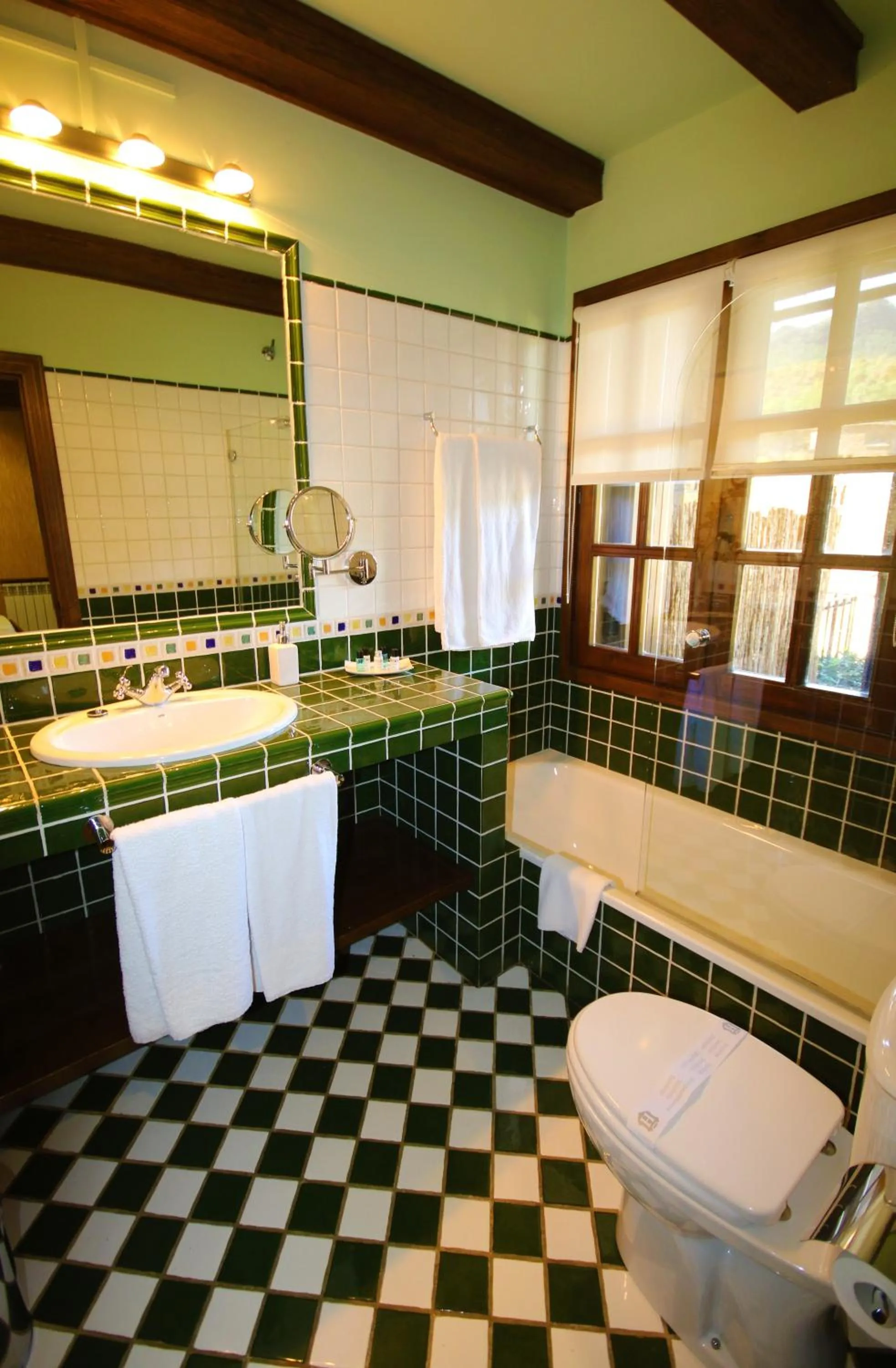 Bathroom in Hotel Rural El Mirador de los Pirineos