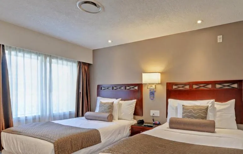 Photo of the whole room, Bed in Red Lion Inn and Suites Victoria