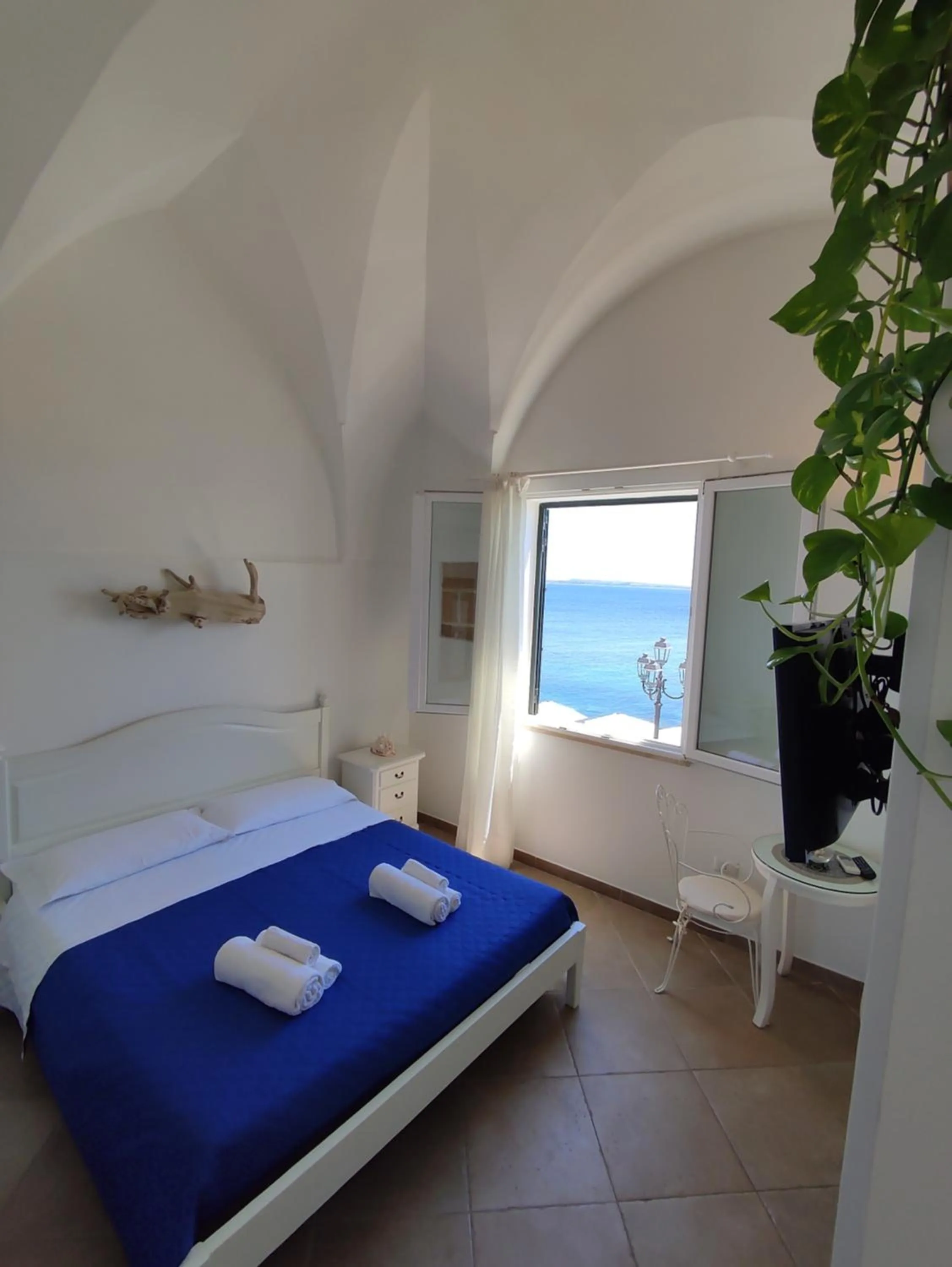 Bed in B&B Punta Cutieri