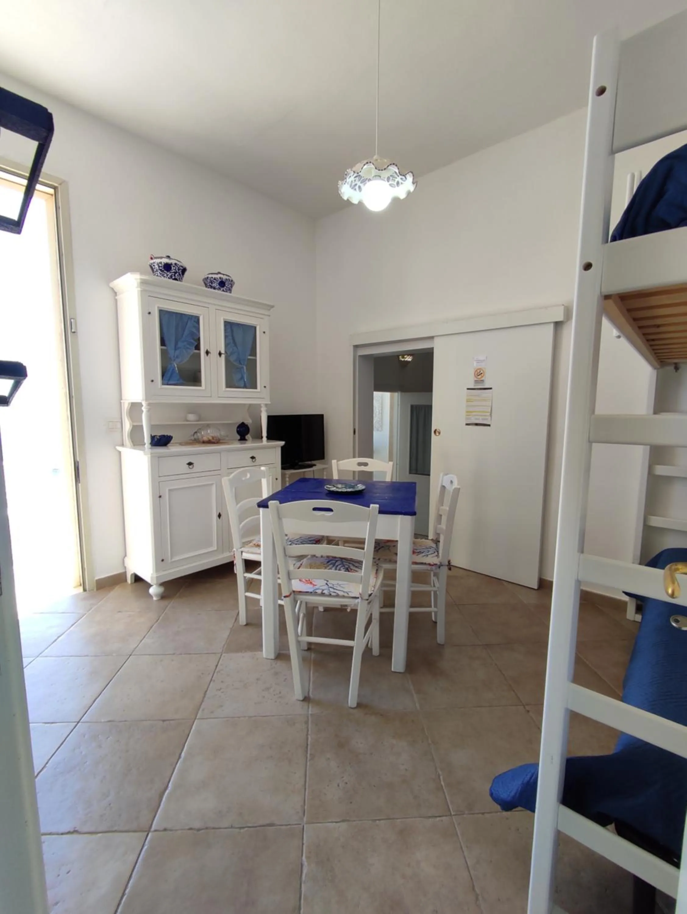 Kitchen or kitchenette in B&B Punta Cutieri