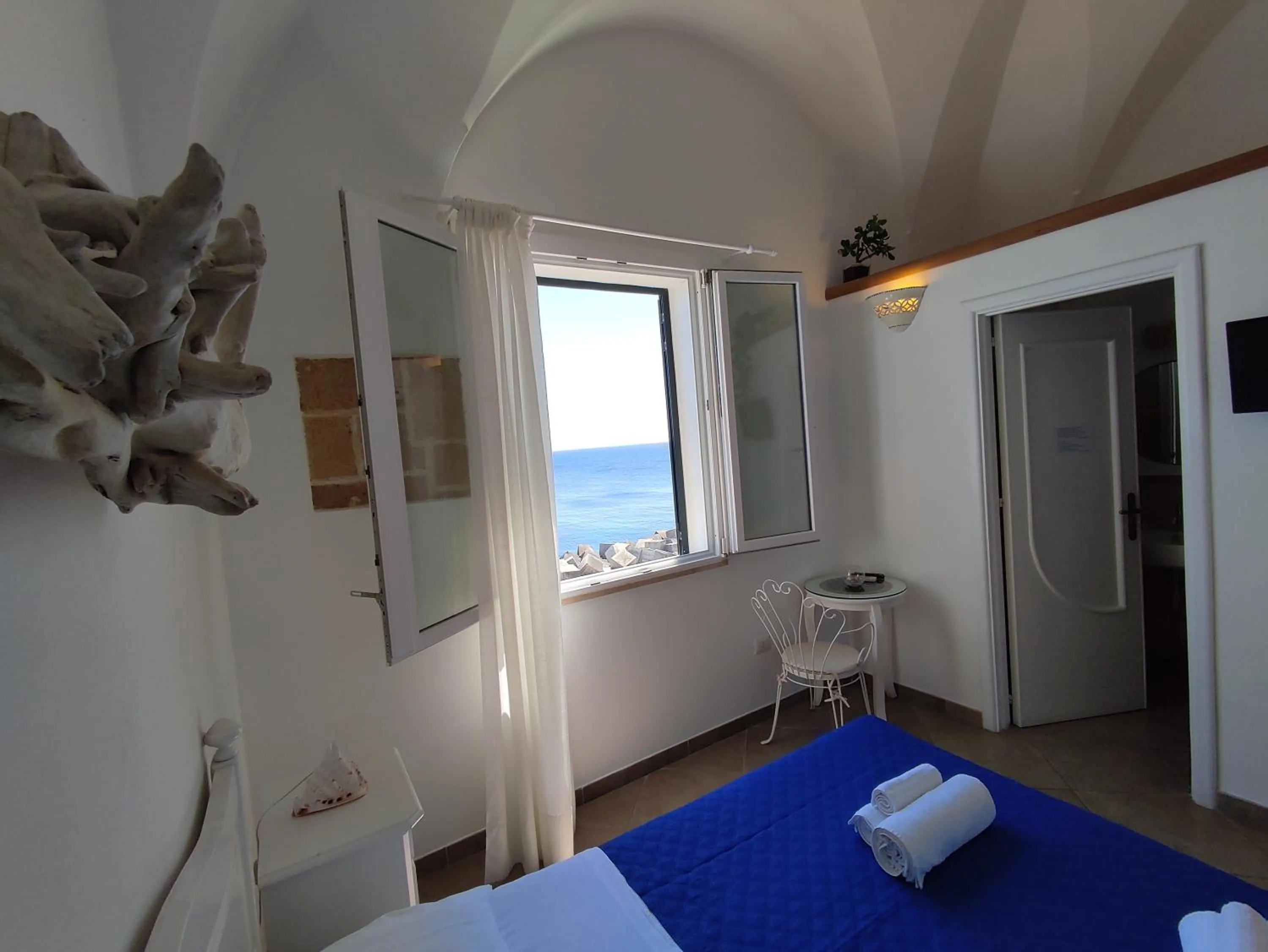 Bed in B&B Punta Cutieri