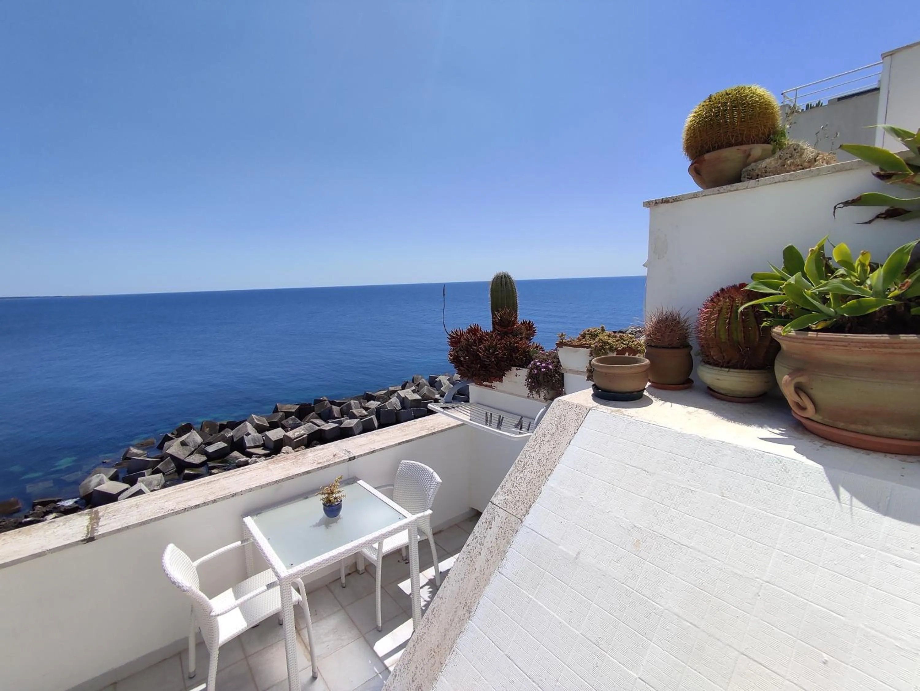 Patio in B&B Punta Cutieri