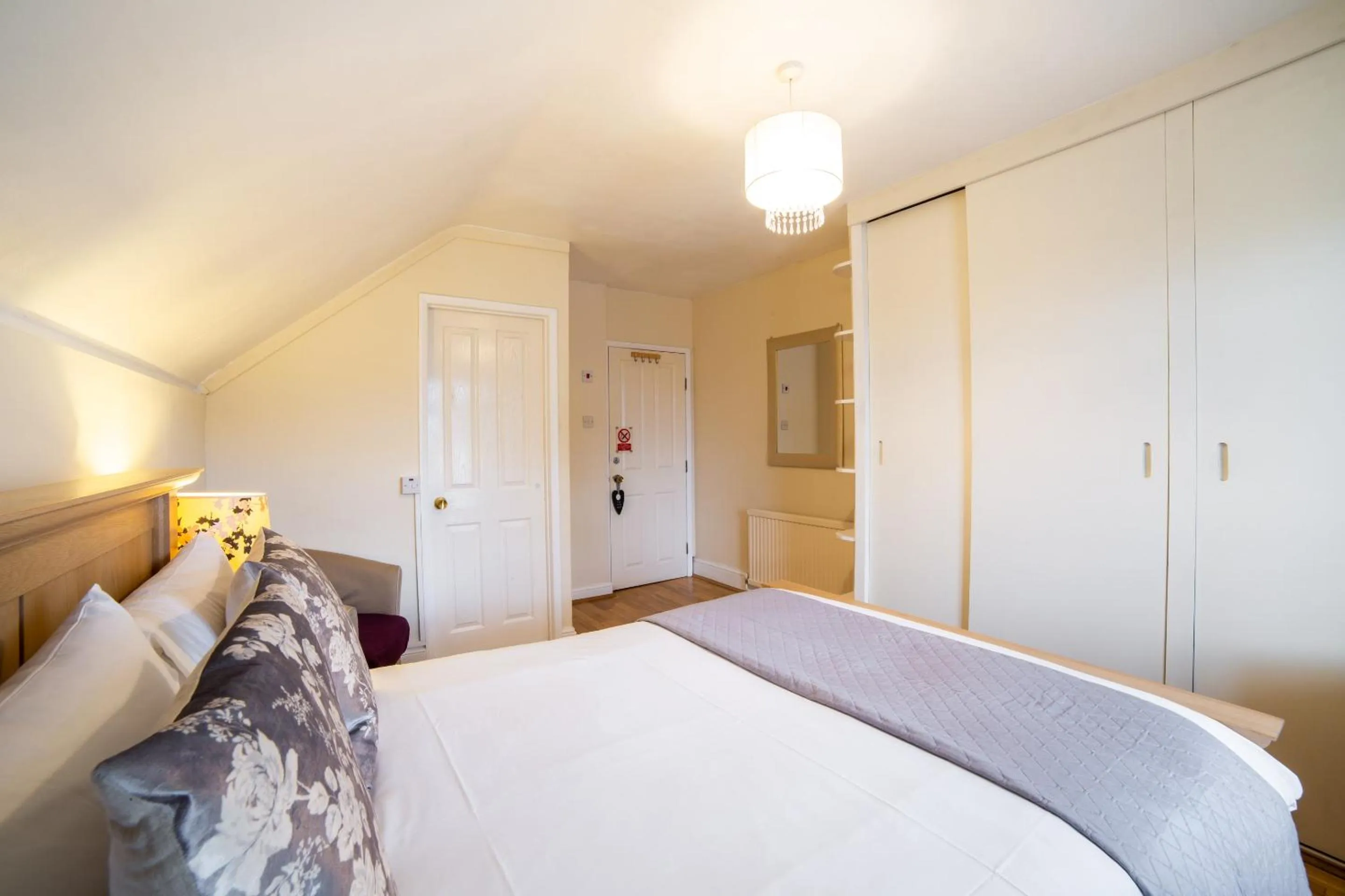 Bedroom, Bed in OYO Lina Guest House