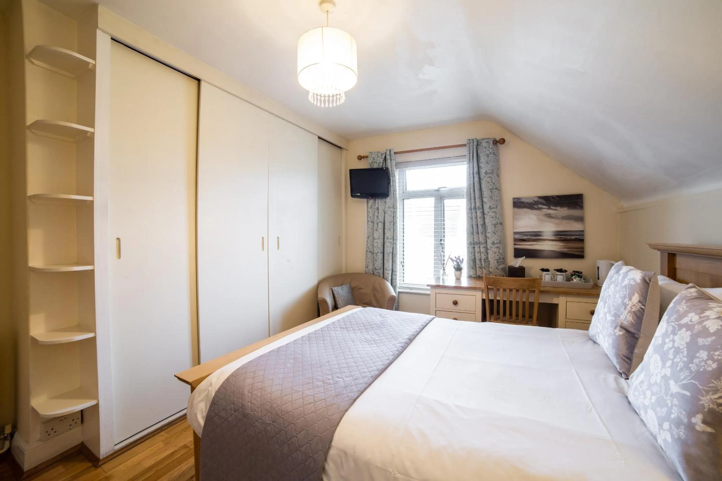 Bedroom, Bed in OYO Lina Guest House