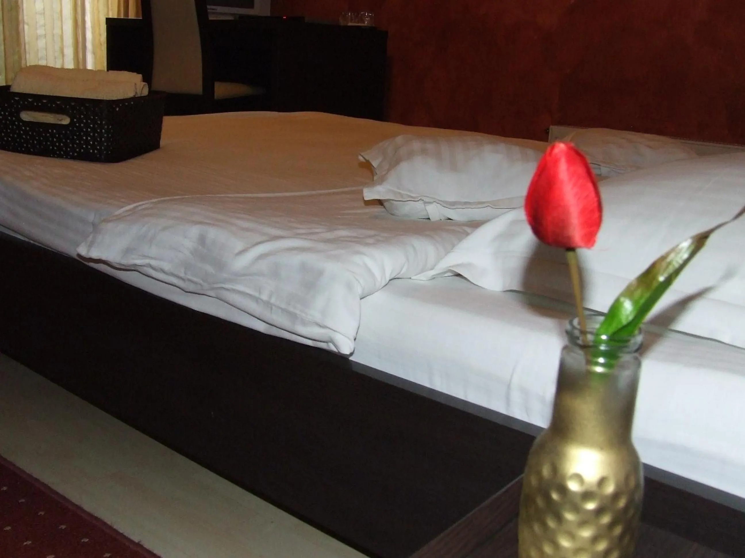 Bedroom, Bed in Pensiunea Caramell