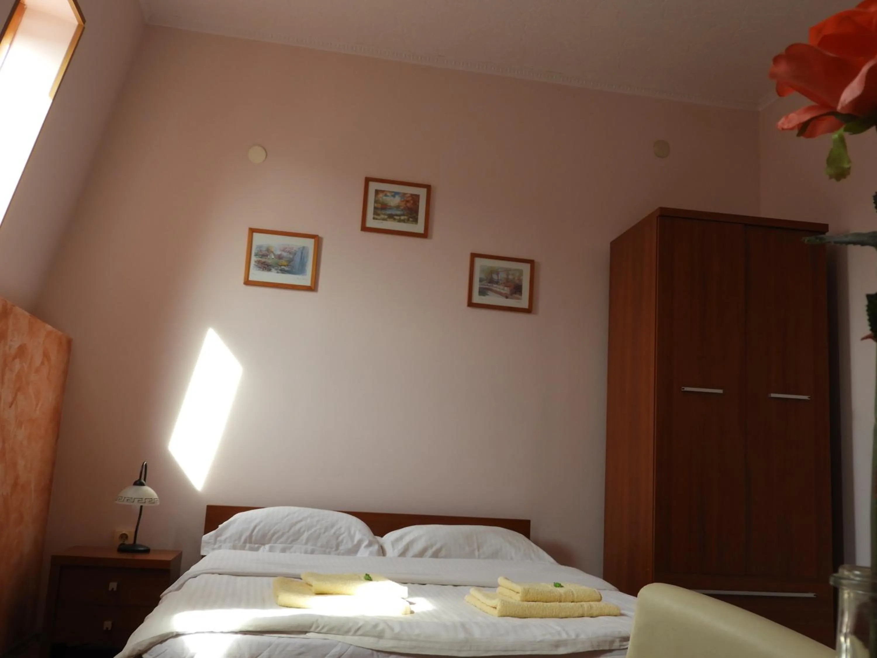 Bedroom, Bed in Pensiunea Caramell