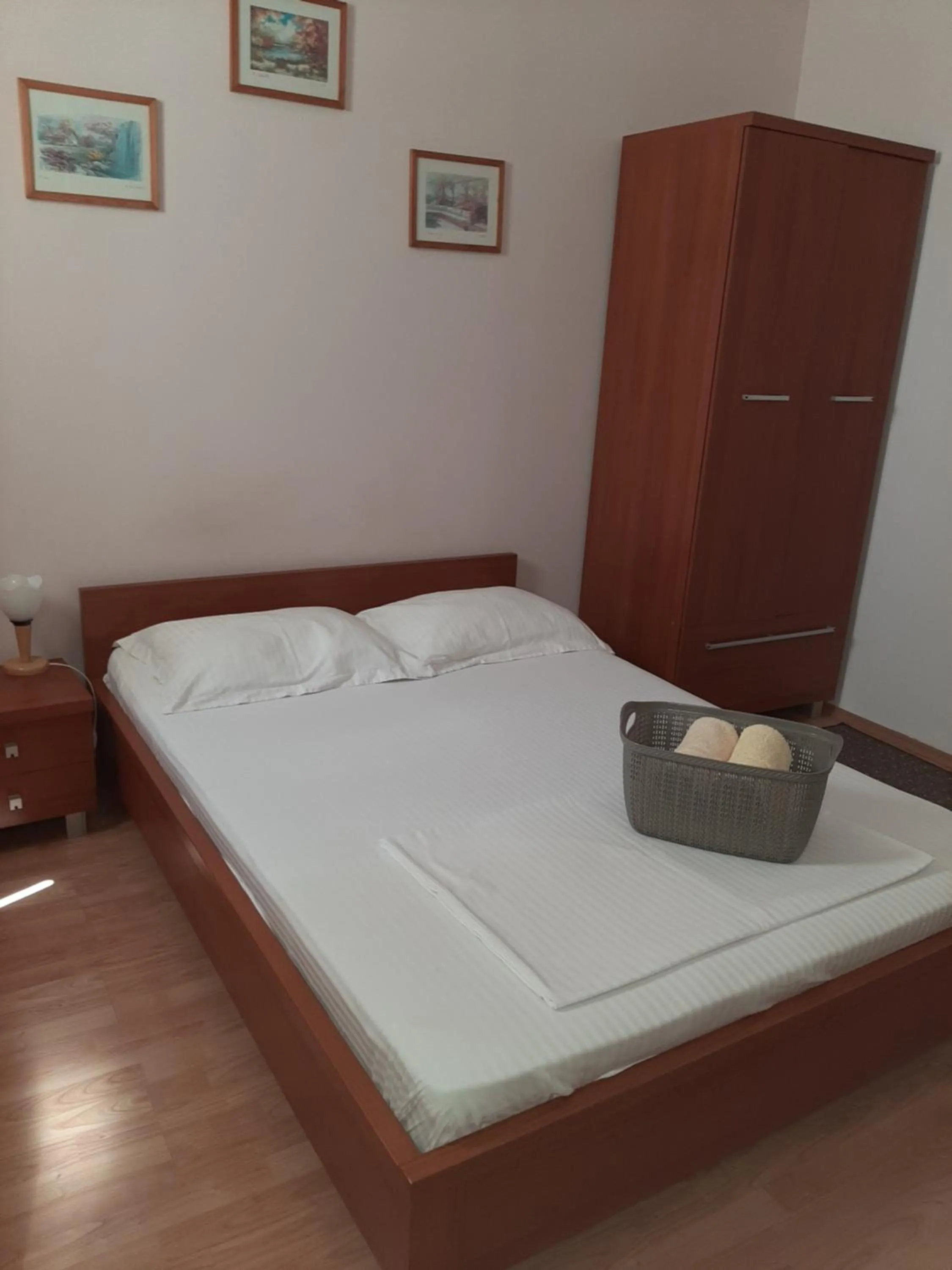 Bedroom, Bed in Pensiunea Caramell