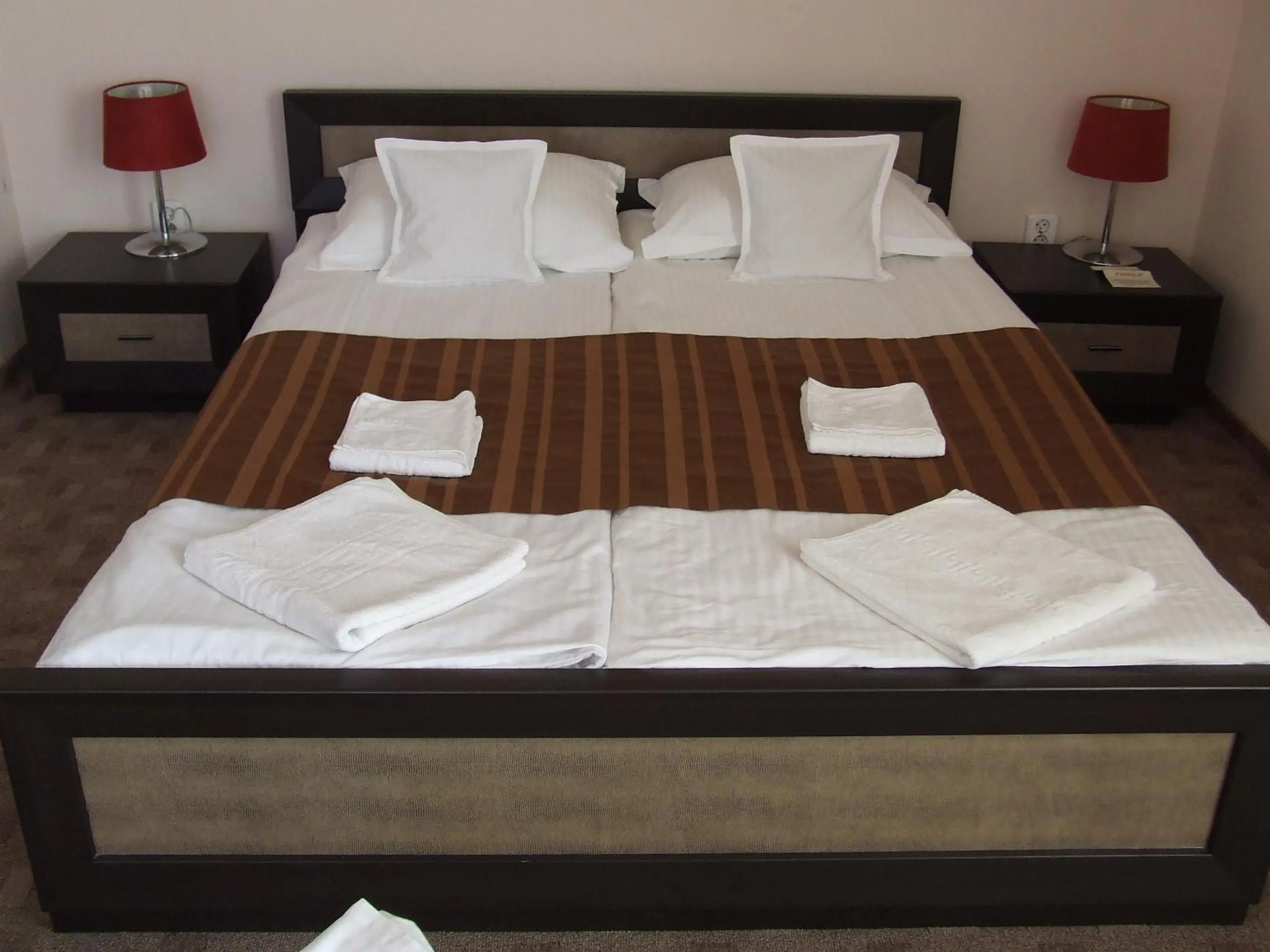 Bedroom, Bed in Pensiunea Caramell