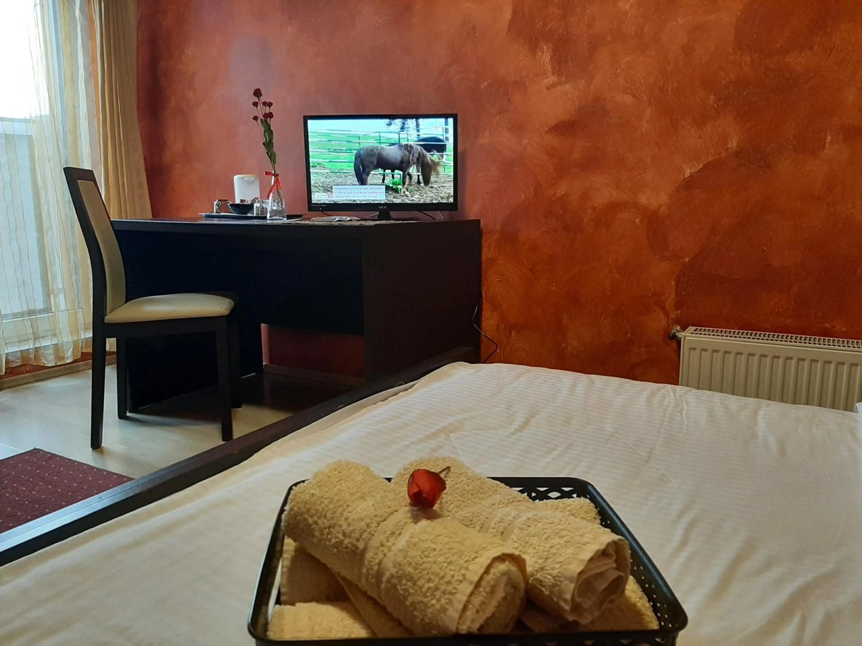 Bedroom, Bed in Pensiunea Caramell