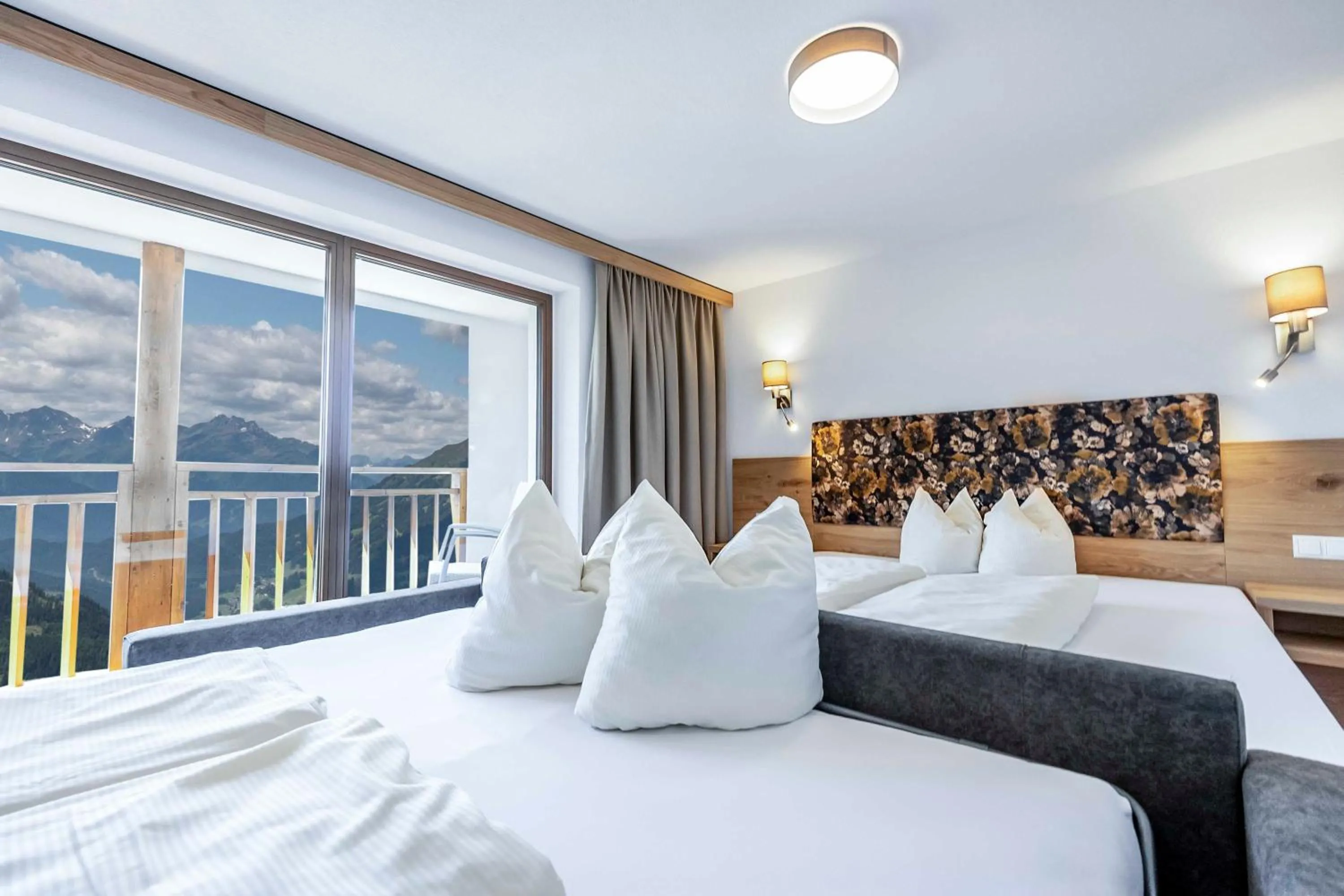 Bedroom, Bed in Berggasthof Hochzeigerhaus