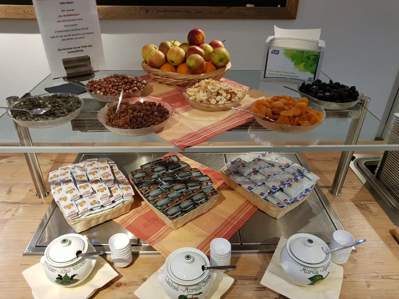 Breakfast in Berggasthof Hochzeigerhaus