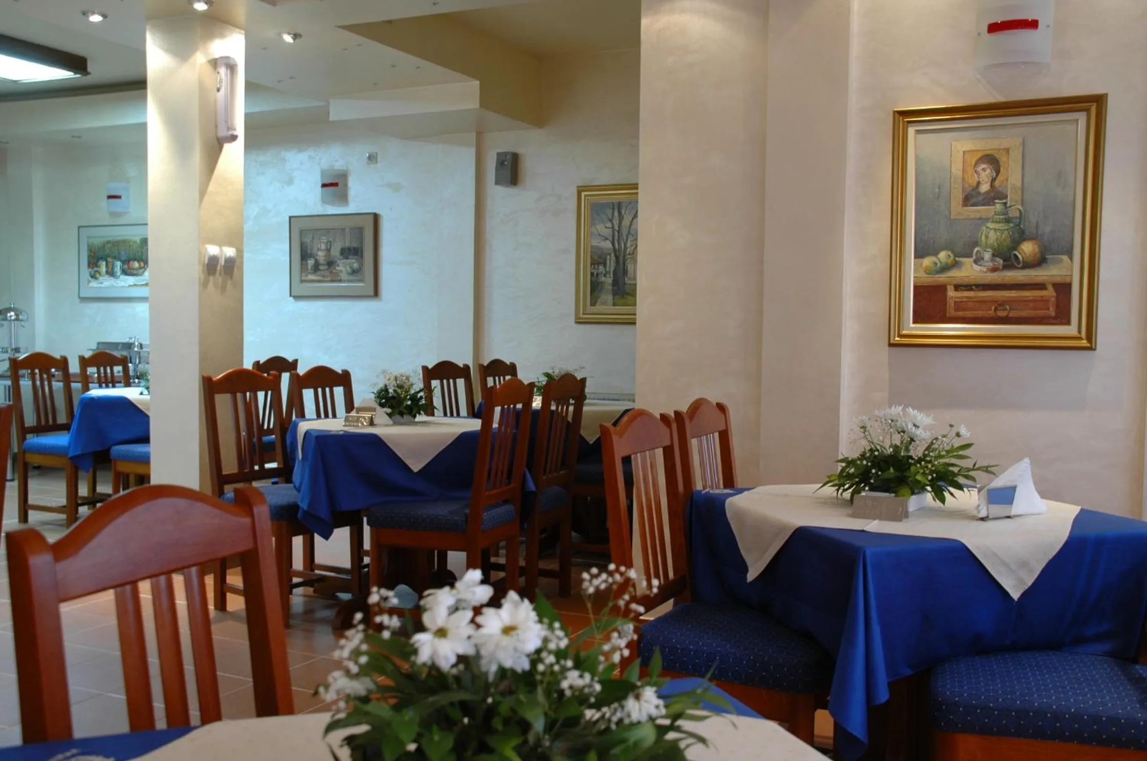 Restaurant/places to eat in Hotel Tehnograd