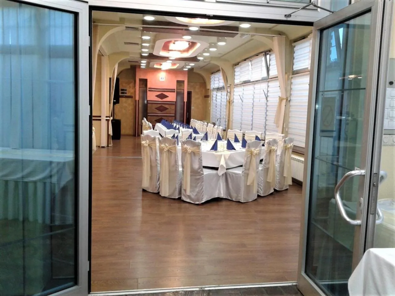 Restaurant/places to eat in Hotel Tehnograd