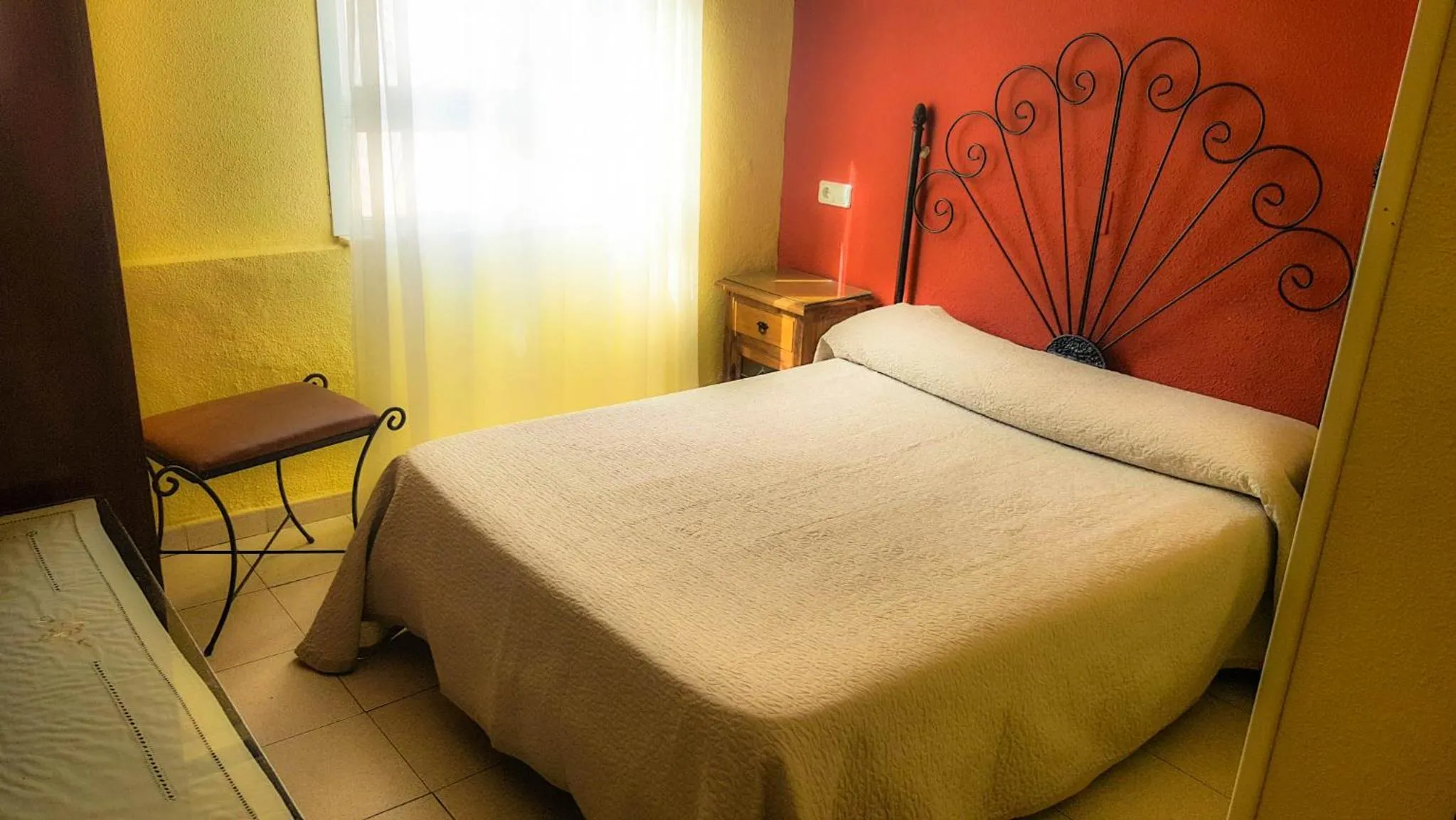 Double or Twin Room - single occupancy in Hostal Restaurante El Paso
