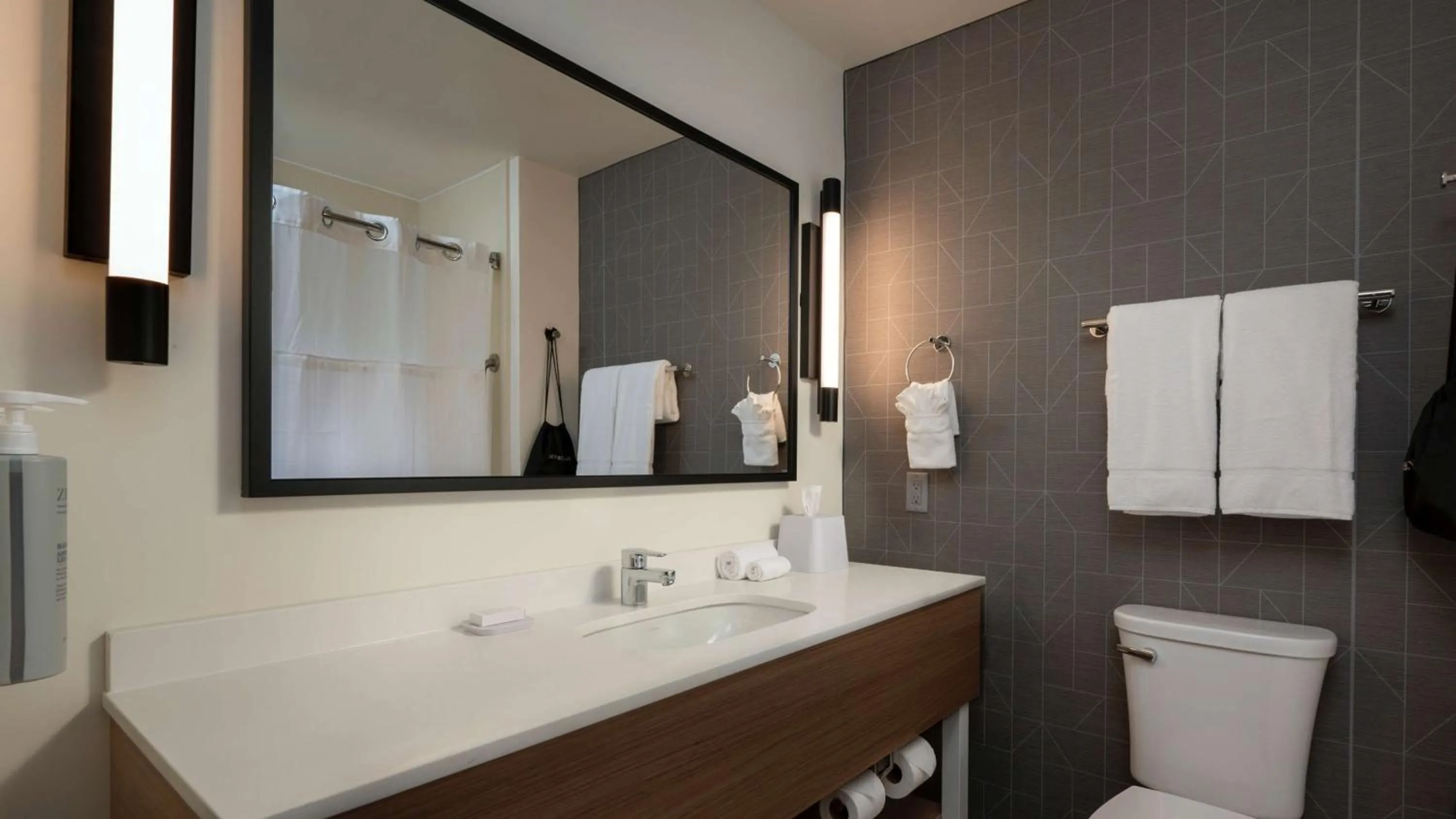 Bathroom in Best Western Plus Jfk Inn And Suites