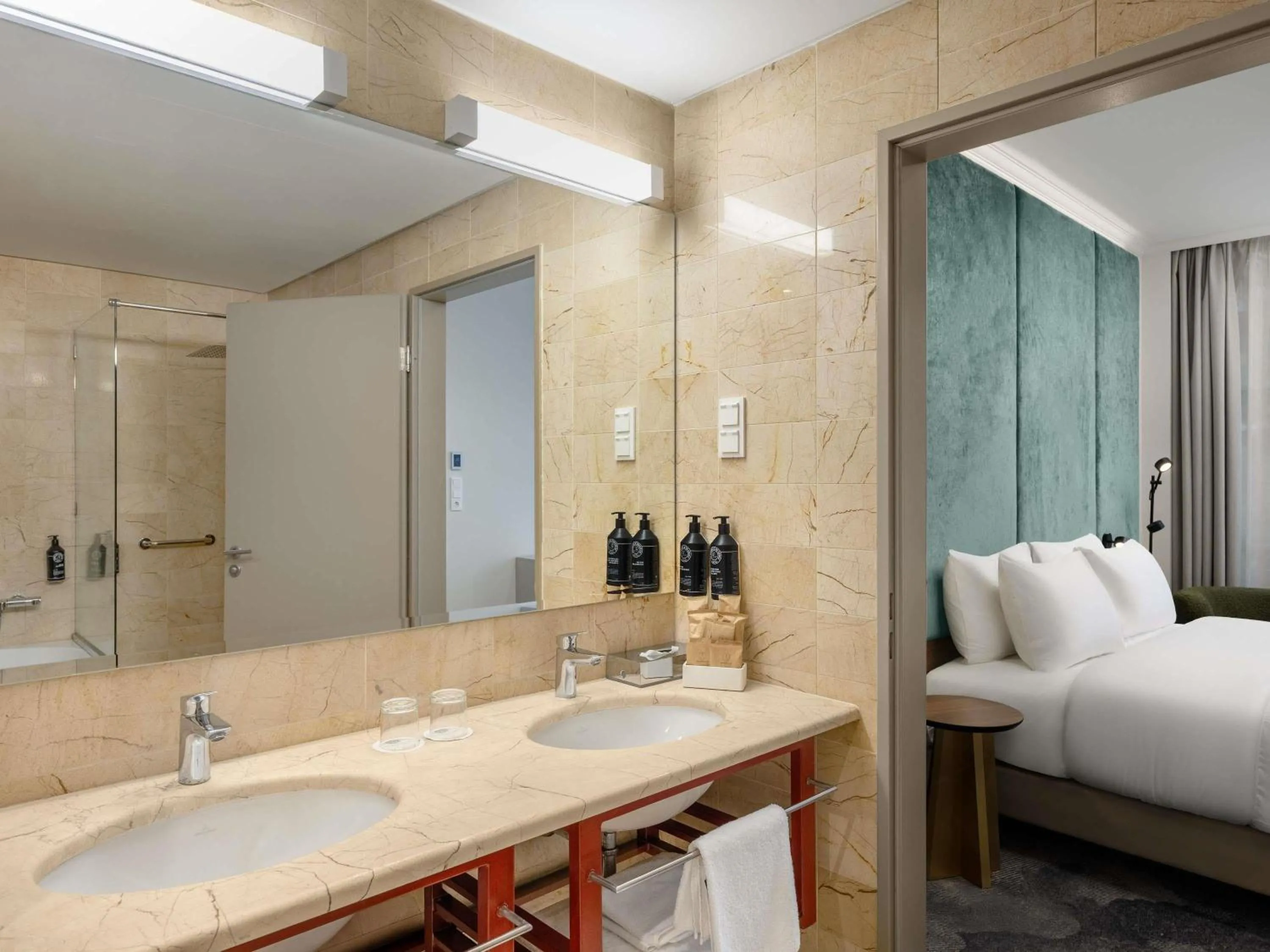 Photo of the whole room in Hotel Lycium Debrecen - Handwritten Collection