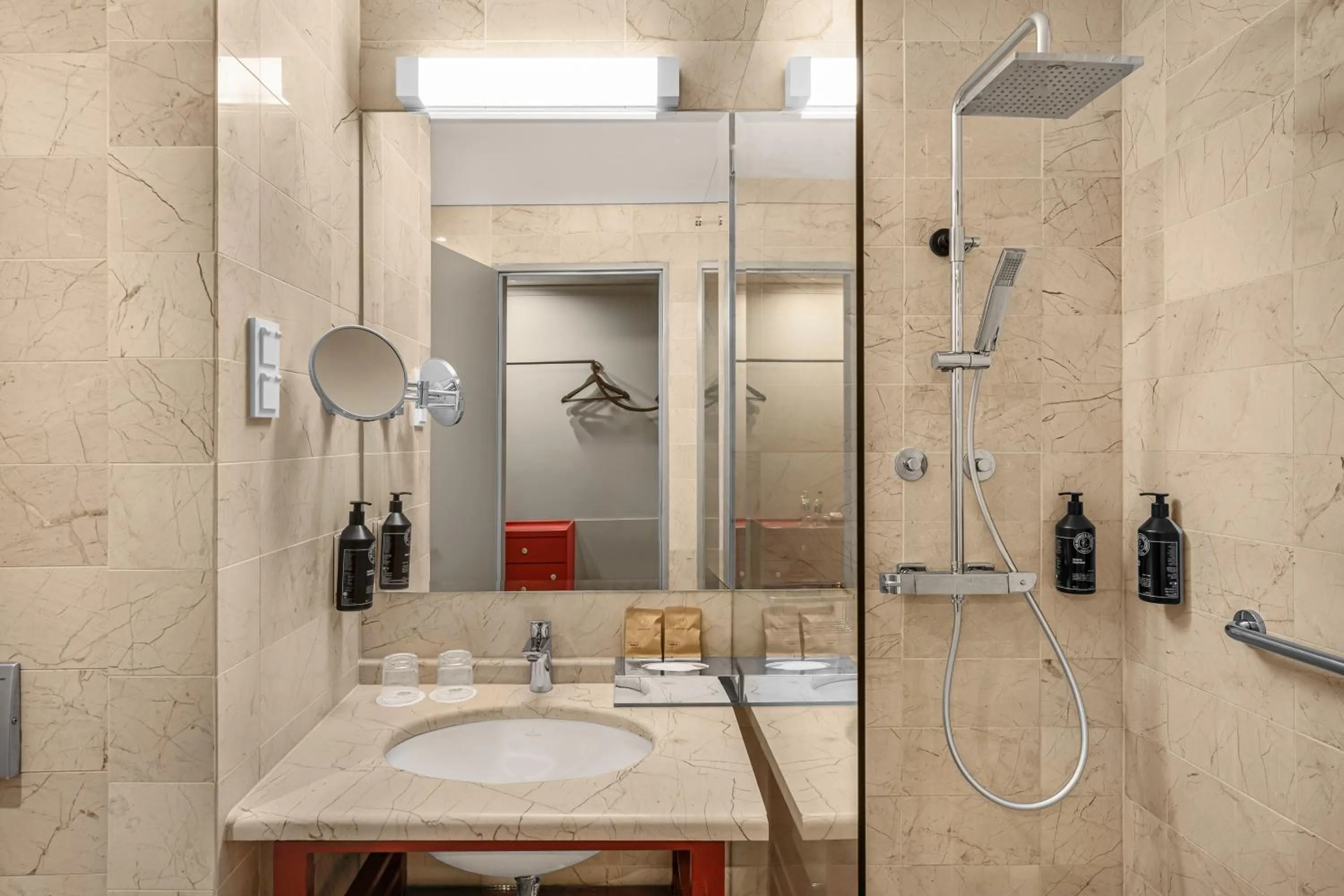 Bathroom in Hotel Lycium Debrecen - Handwritten Collection