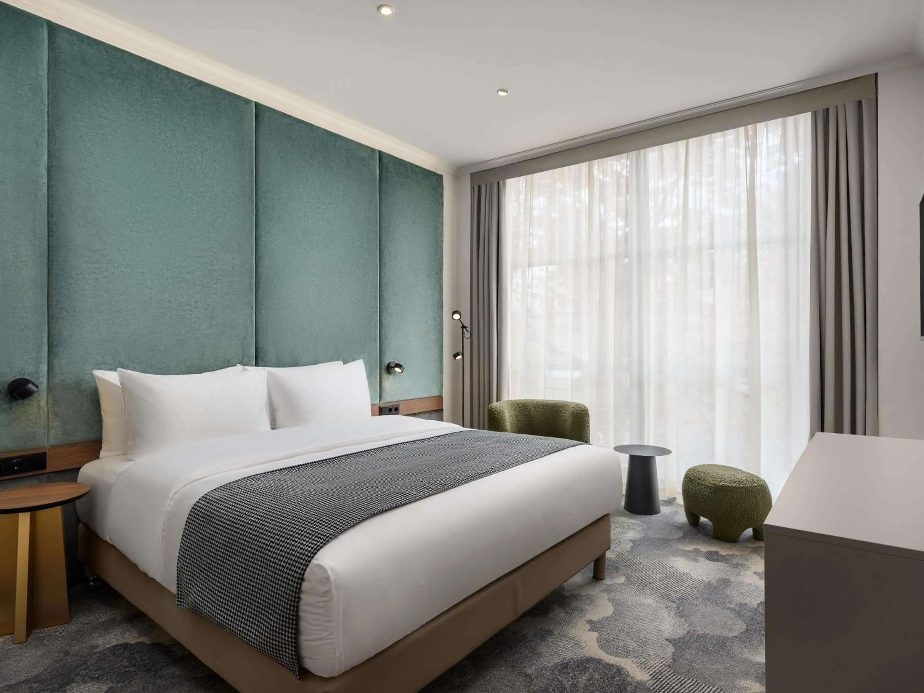 Photo of the whole room, Bed in Hotel Lycium Debrecen - Handwritten Collection