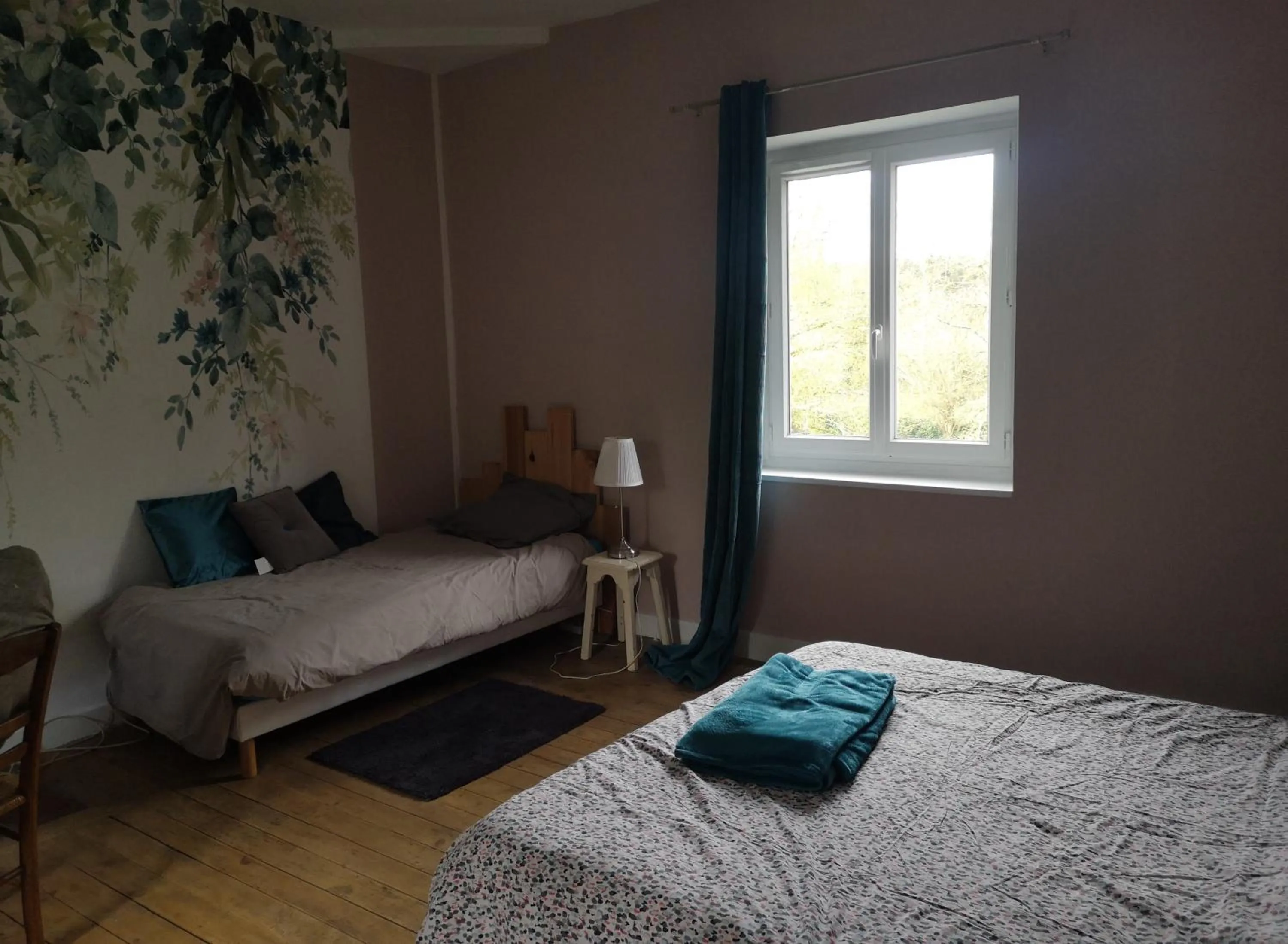 Property building, Bed in Le petit plessis