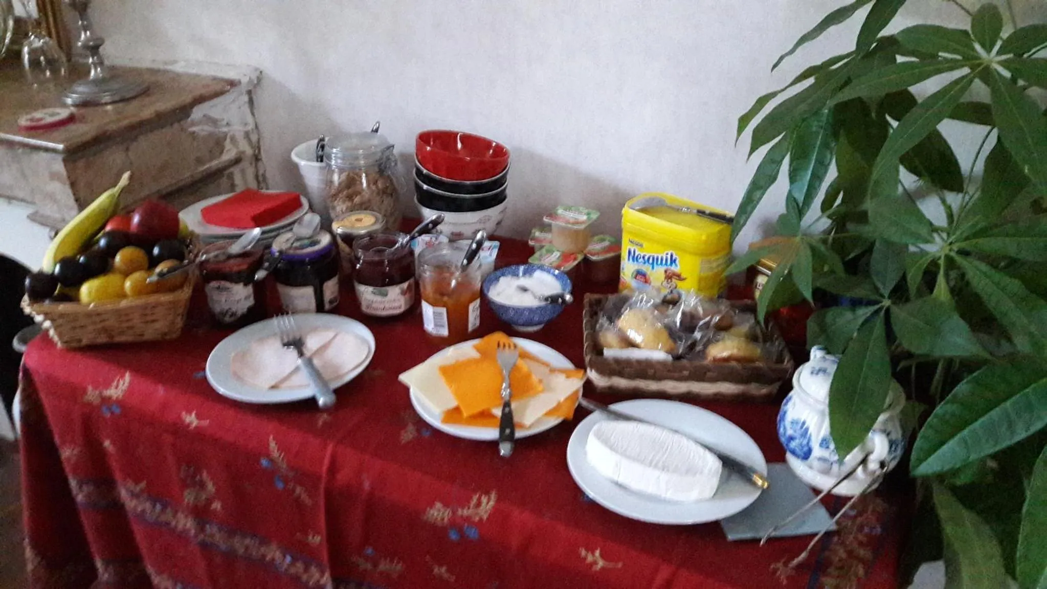 Food and drinks in Le petit plessis