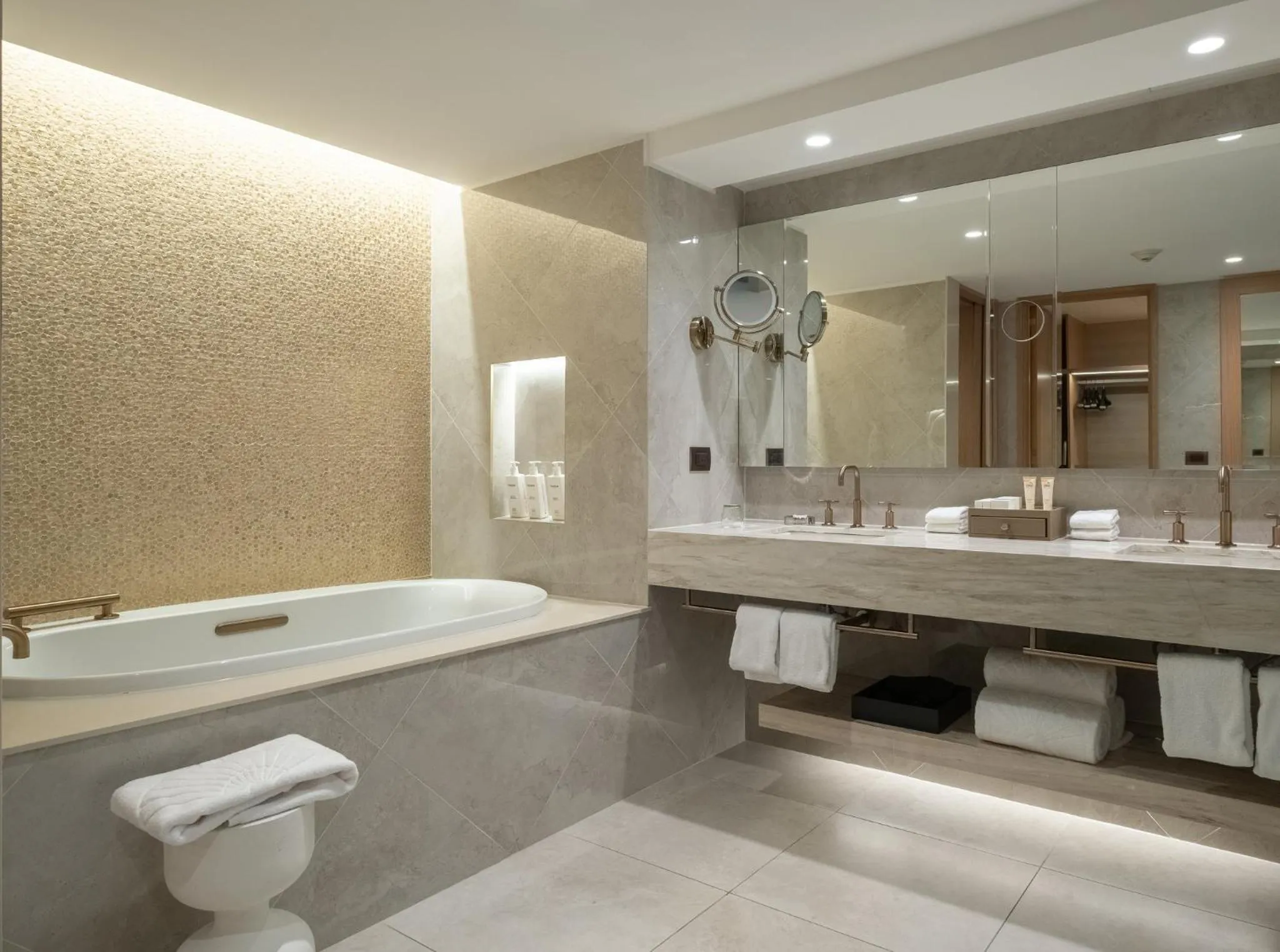 Bathroom in Mandarin Oriental, Santiago