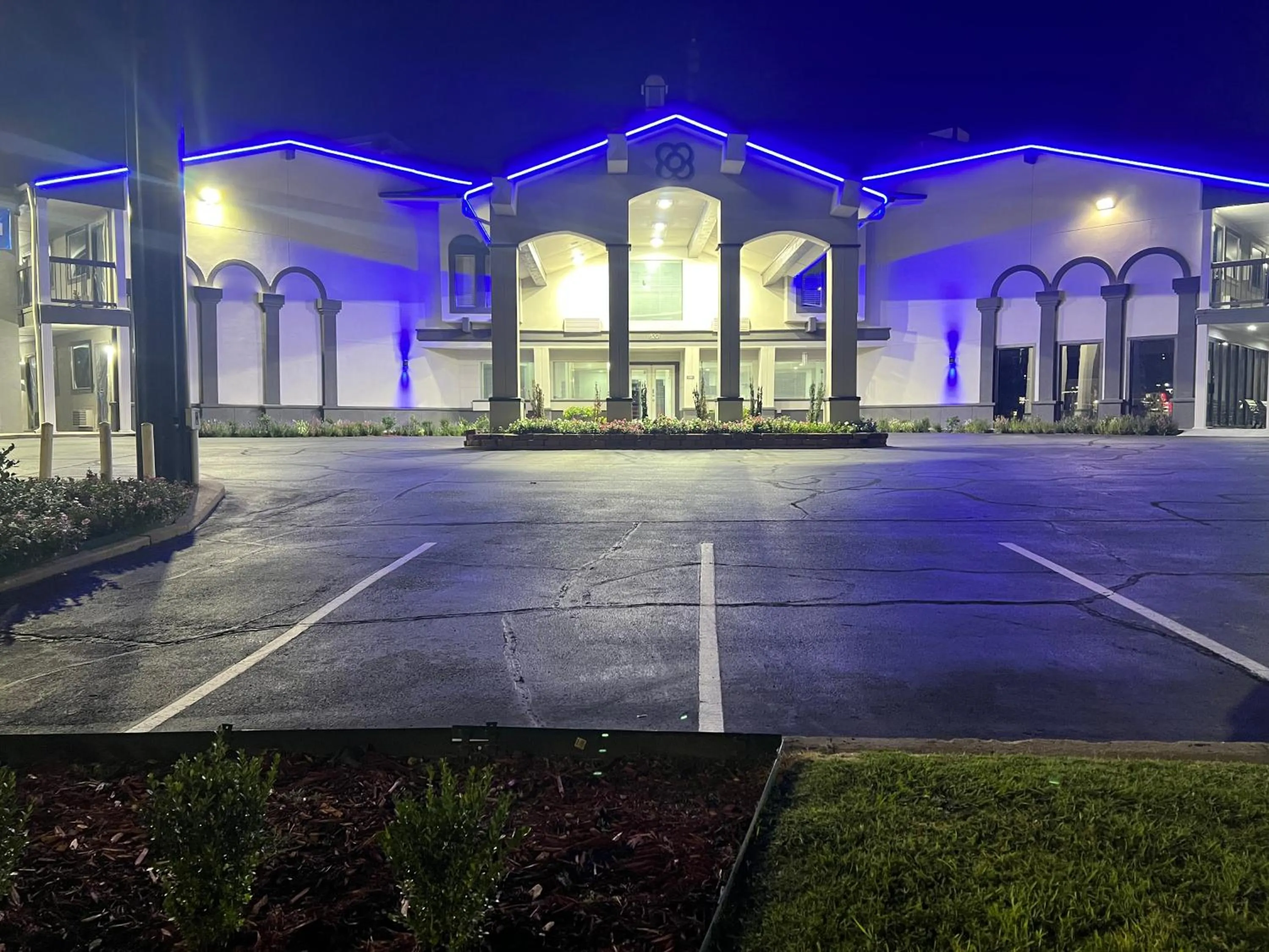 Property building in Studio 6 Tulsa OK Central