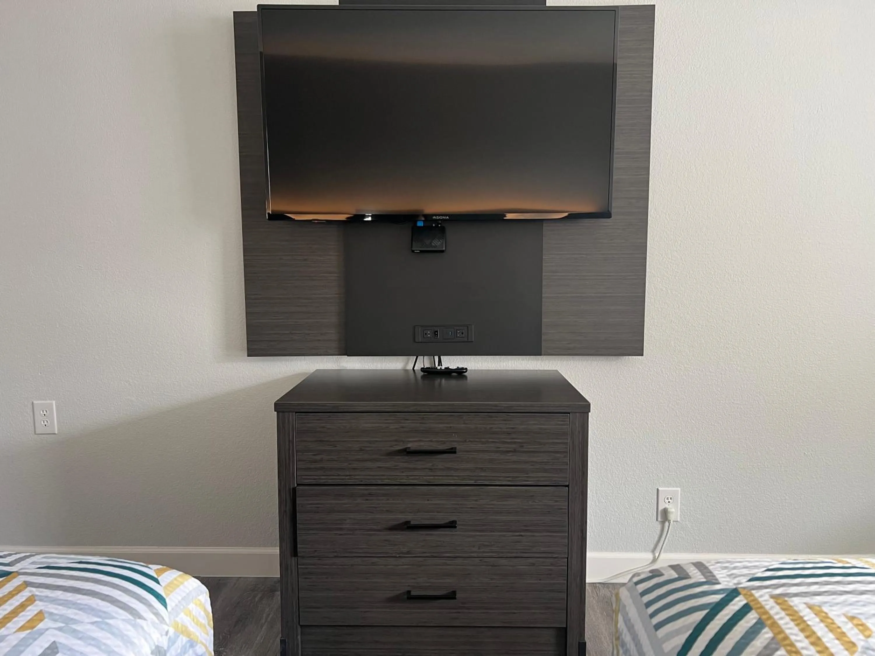 TV and multimedia in Studio 6 Tulsa OK Central