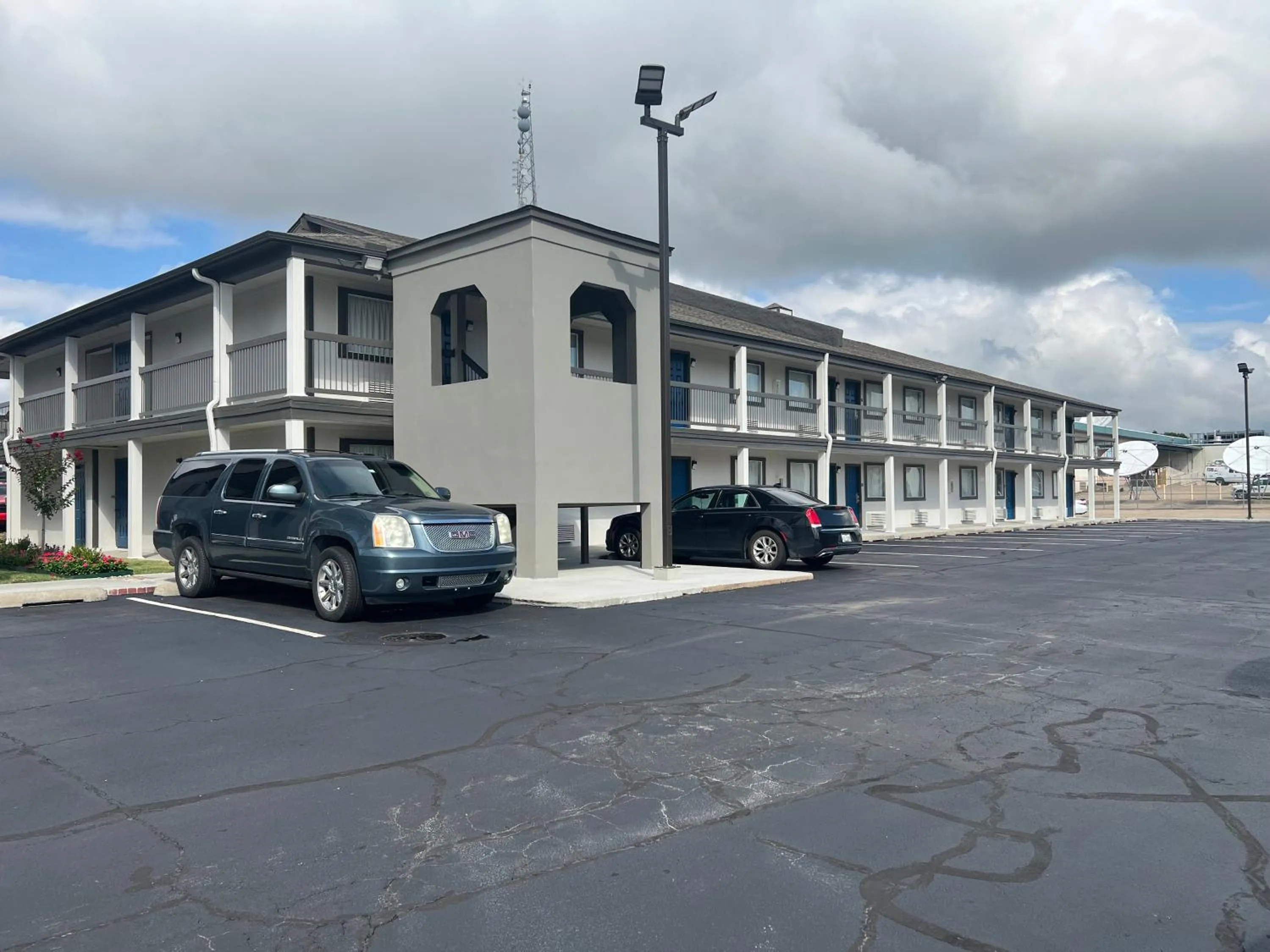 Property building in Studio 6 Tulsa OK Central