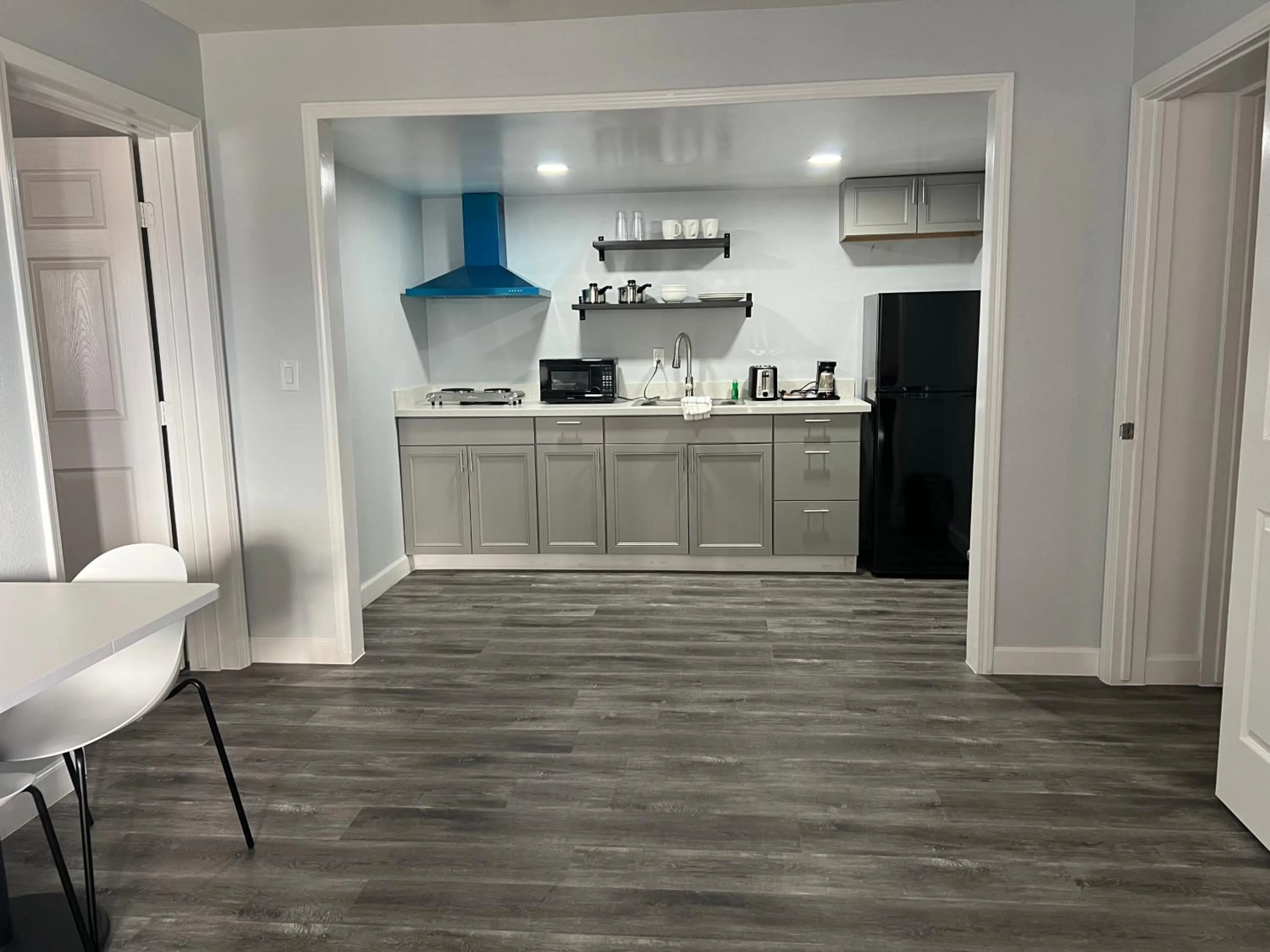 Kitchen or kitchenette in Studio 6 Tulsa OK Central