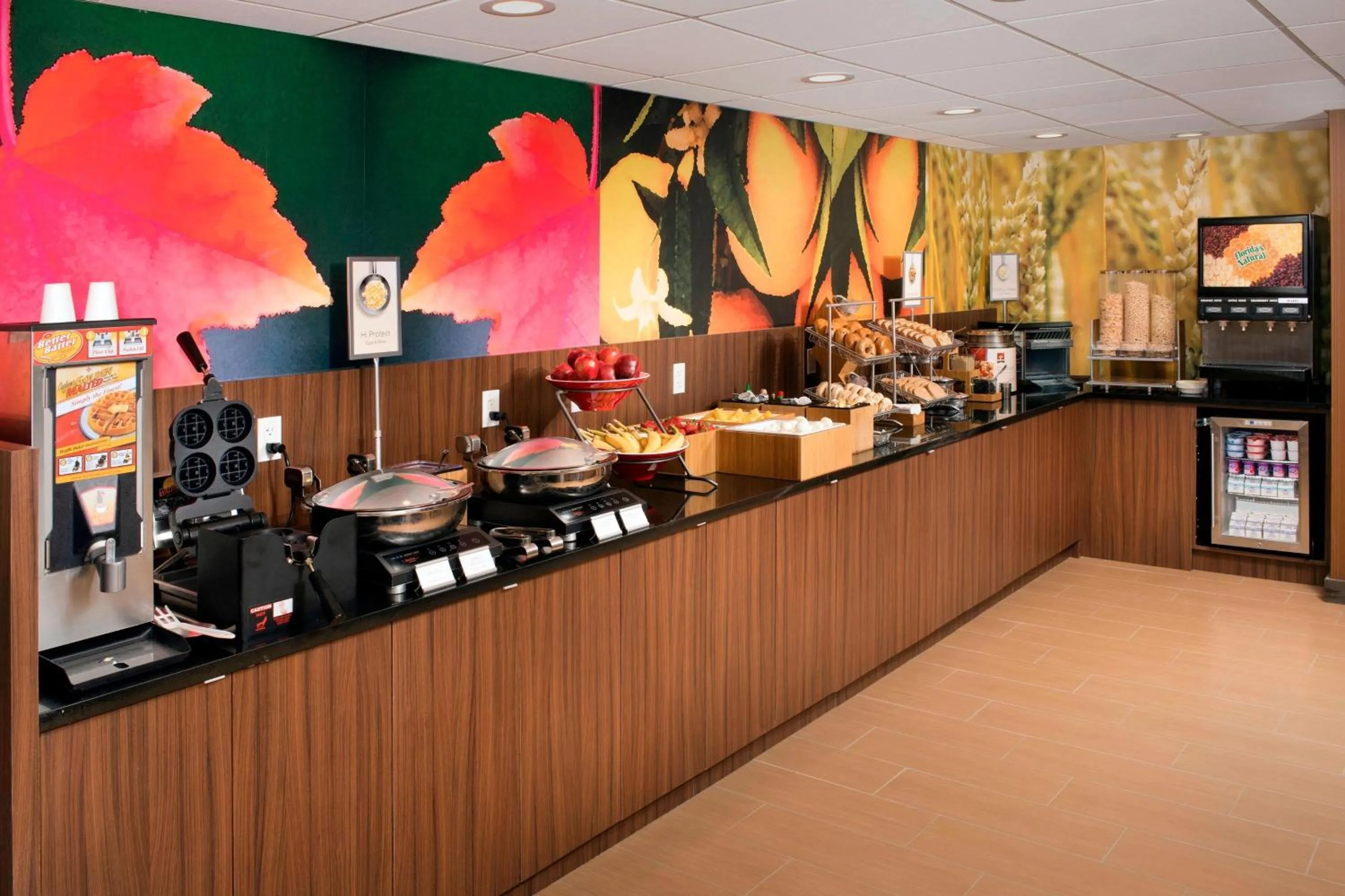 Breakfast in Fairfield Inn & Suites by Marriott Albany East Greenbush