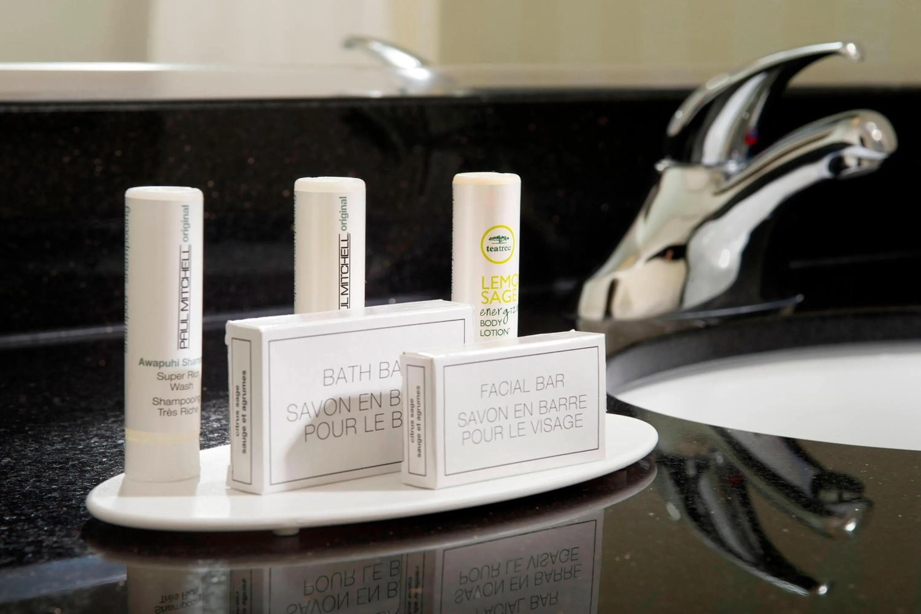 Bathroom in Fairfield Inn & Suites by Marriott Albany East Greenbush