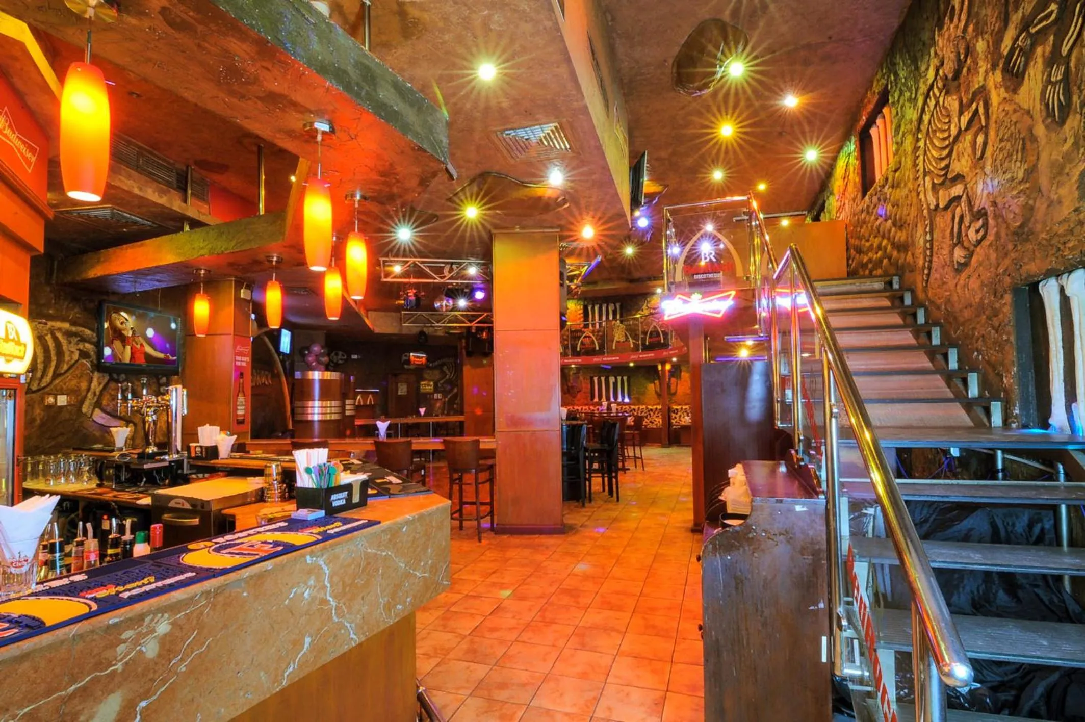 Nightclub / DJ in Ramee California Hotel