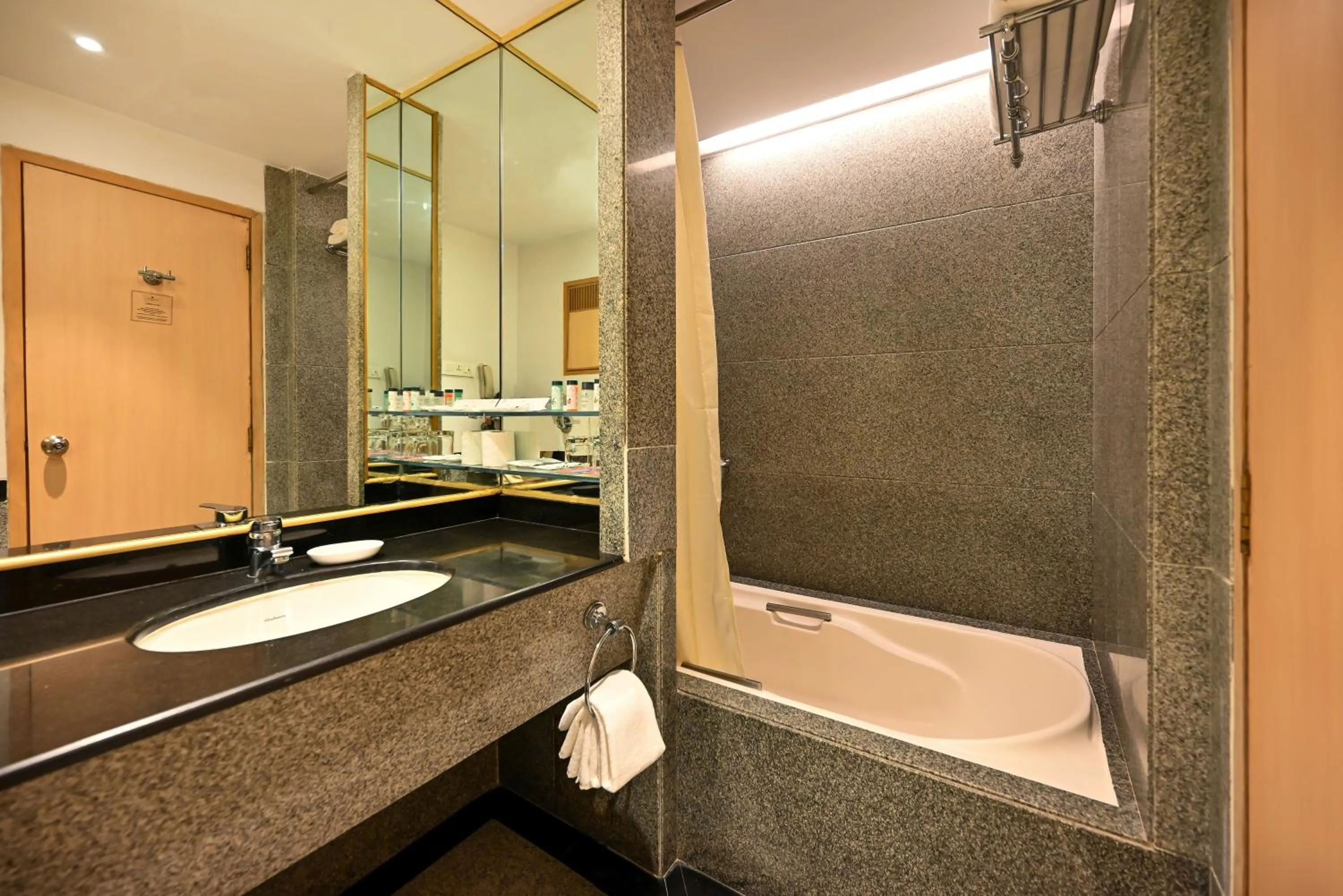 Fariyas Hotel Mumbai , Colaba