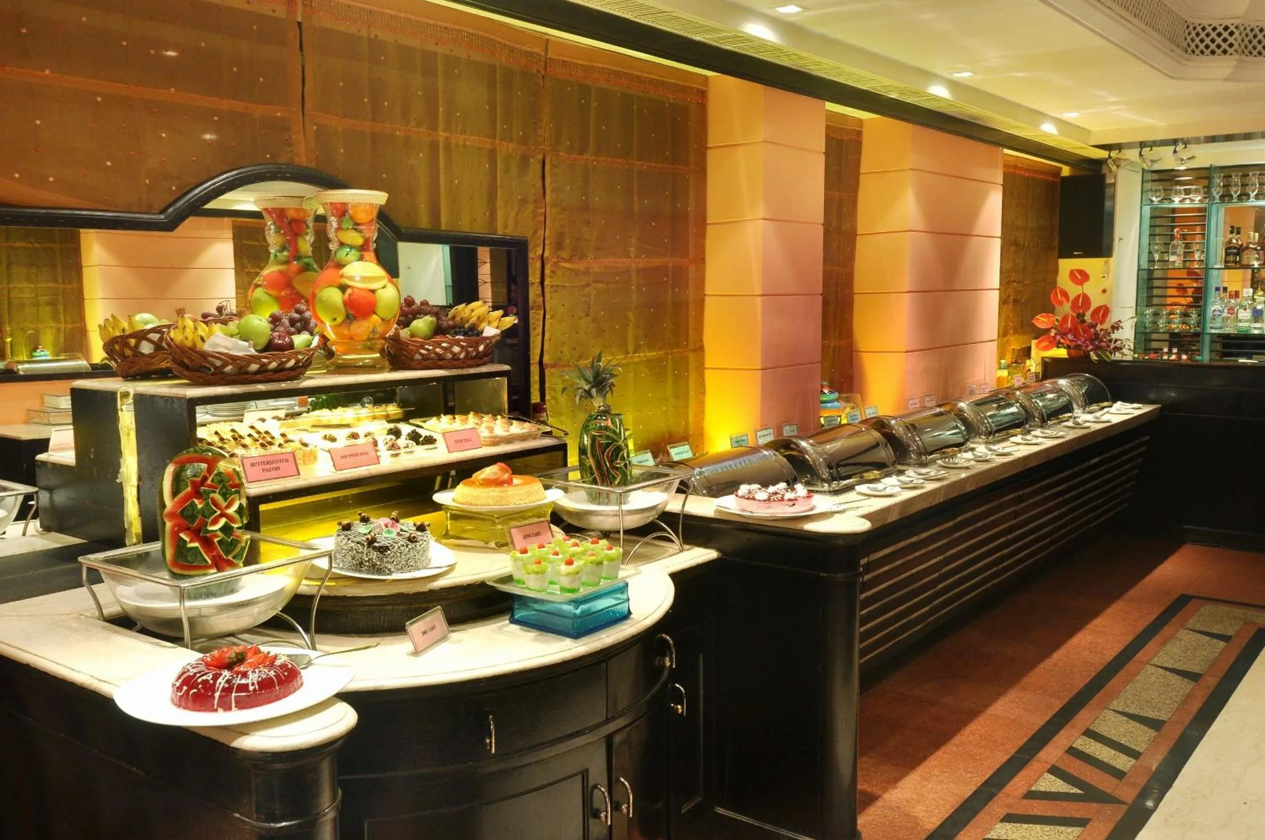 Restaurant/places to eat in Fariyas Hotel Mumbai , Colaba