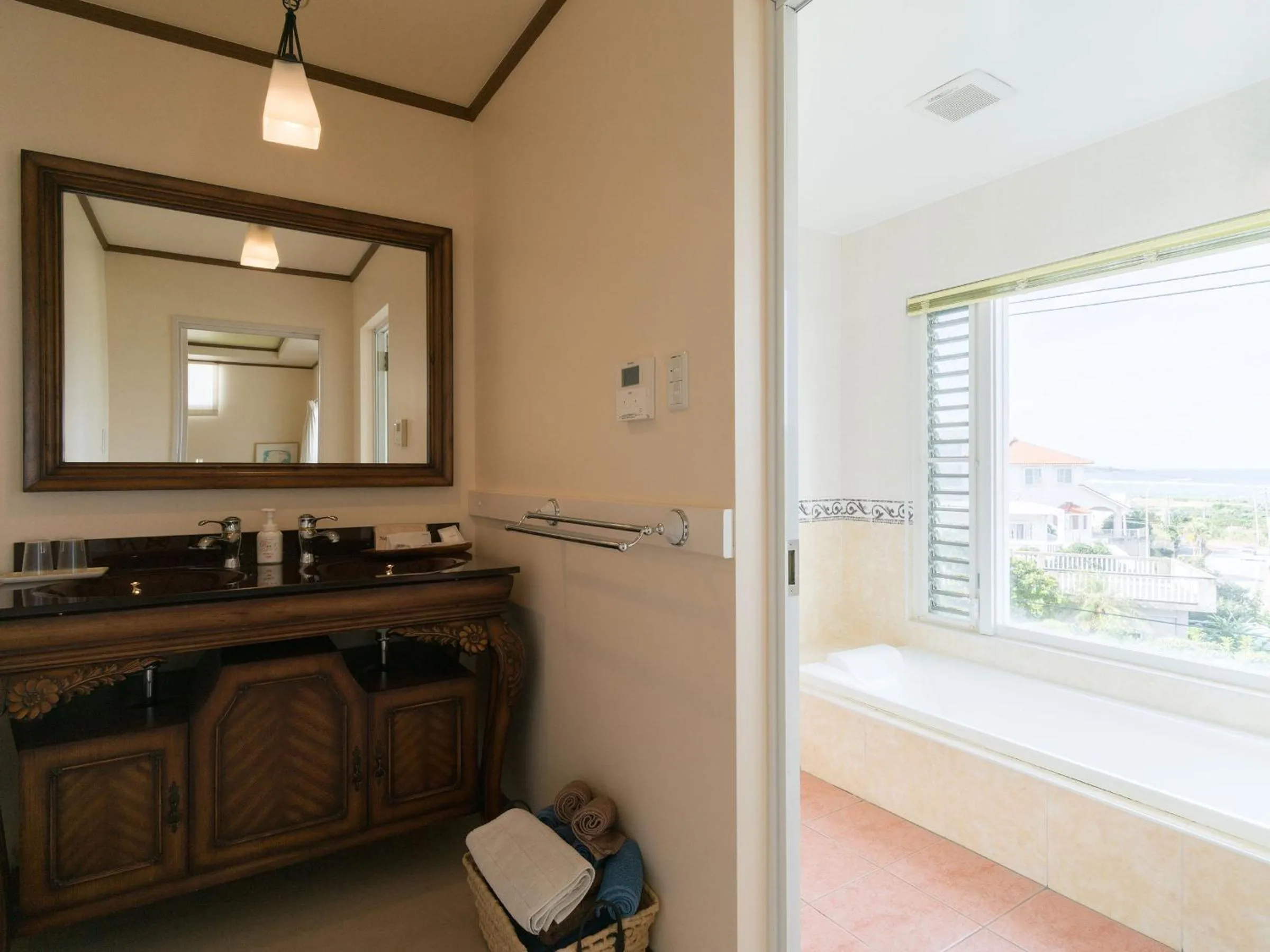 Bathroom in Auberge Bonne Chere Raout