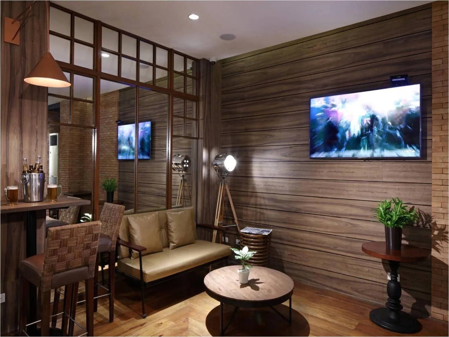 Lounge or bar in Manila Lotus Hotel