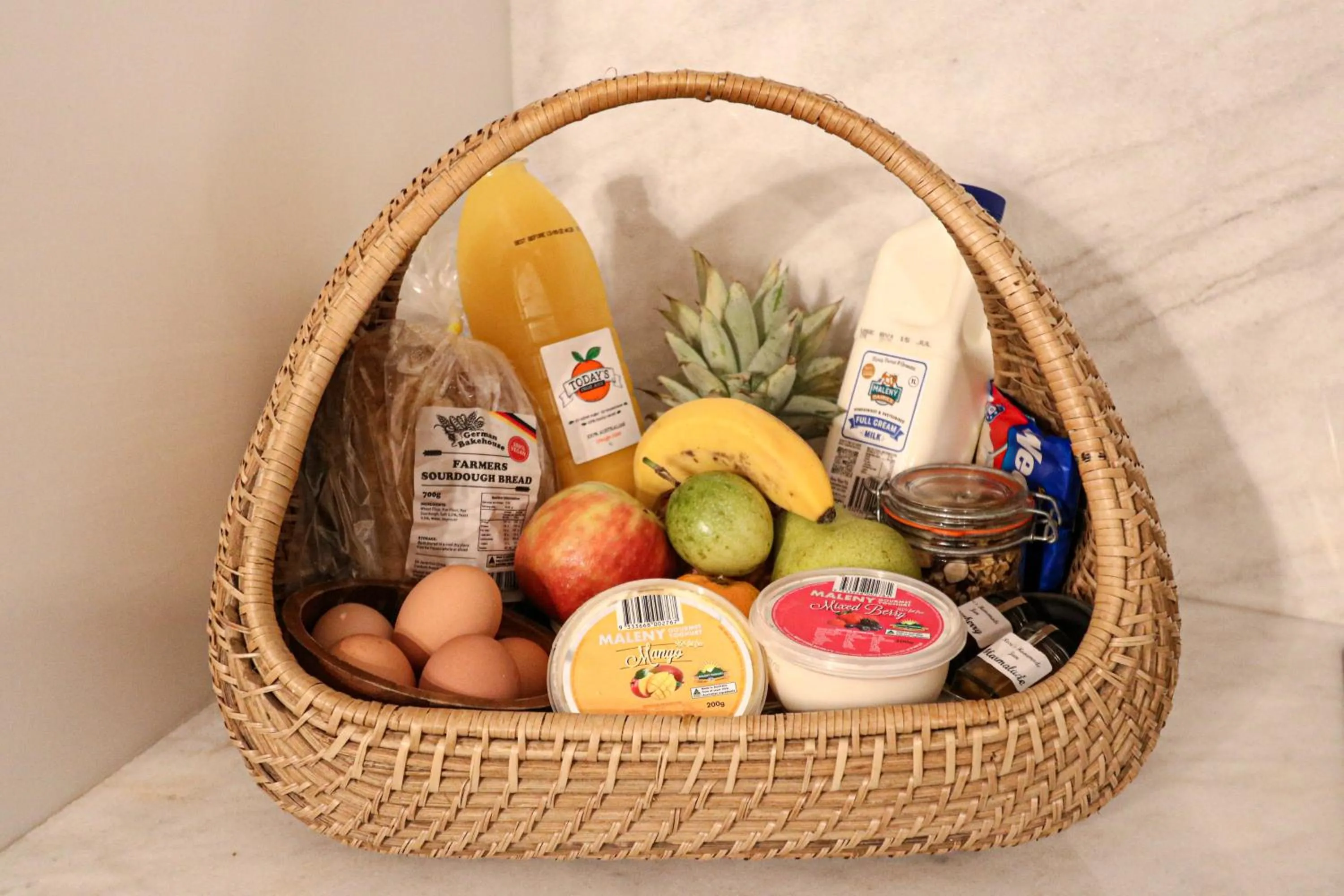 Breakfast in Narrows Escape Rainforest Retreat